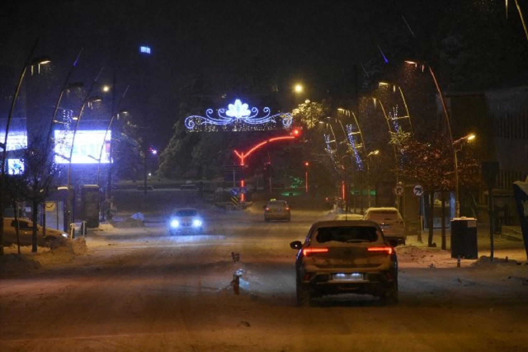 Erzurum'da kar yağışı etkisini sürdürüyor
