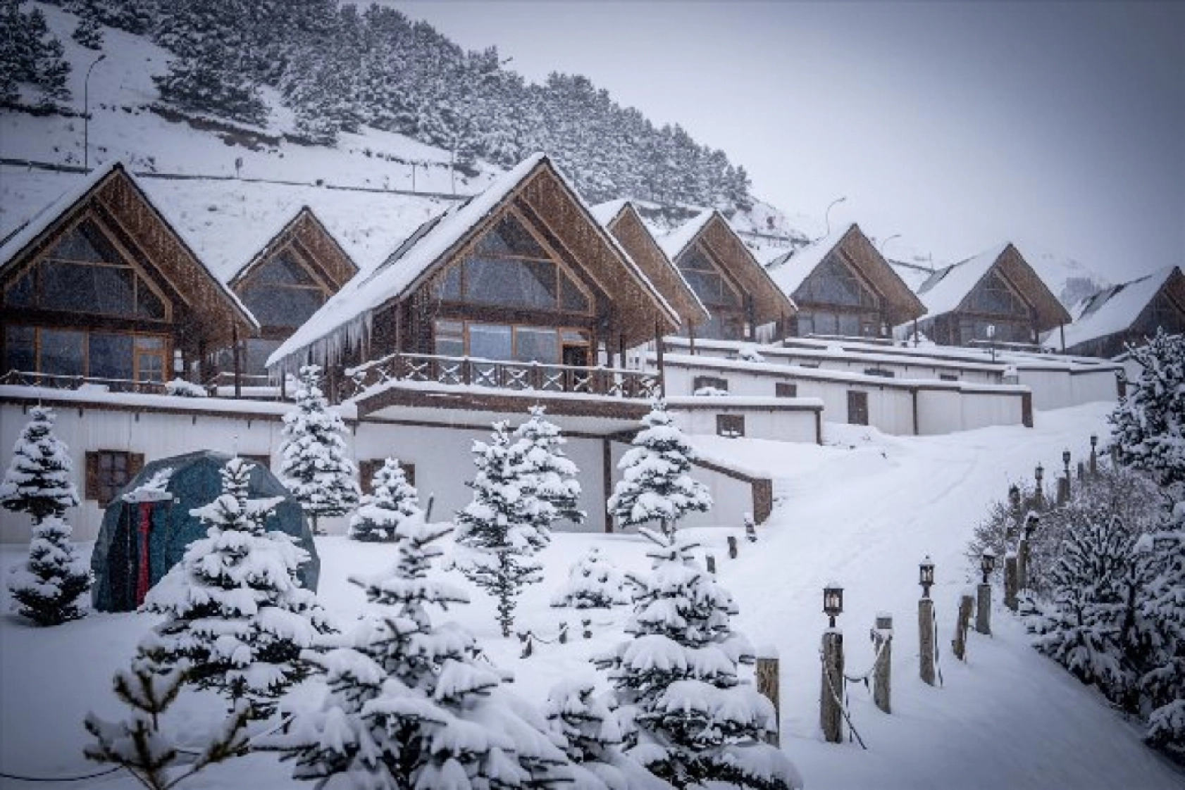 Kayak sezonunun başladığı Palandöken'de kış turizmi hareketlendi