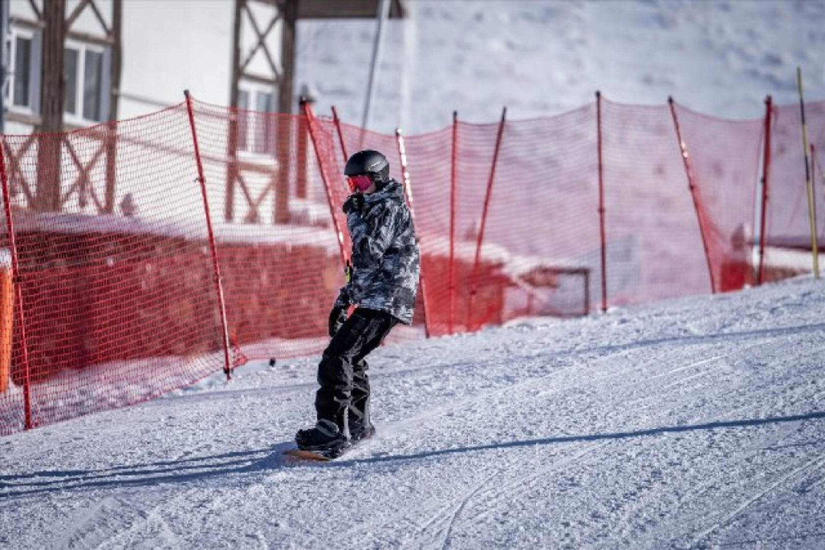 Kayak sezonunun başladığı Palandöken'de kış turizmi hareketlendi