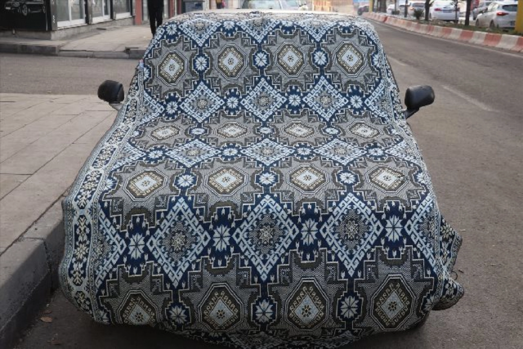 Doğu Anadolu'da göletler dondu, ev, iş yeri ve araçların camları buz tuttu