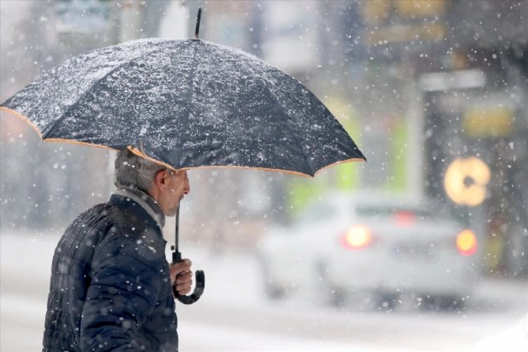 Erzurum'da kar yağışı etkili oluyor