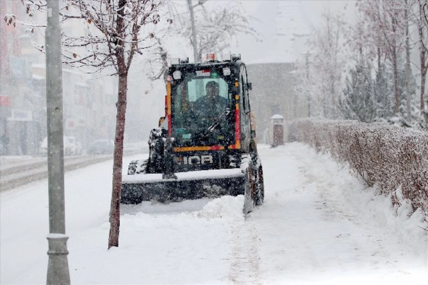 Erzurum'da kar yağışı etkili oluyor