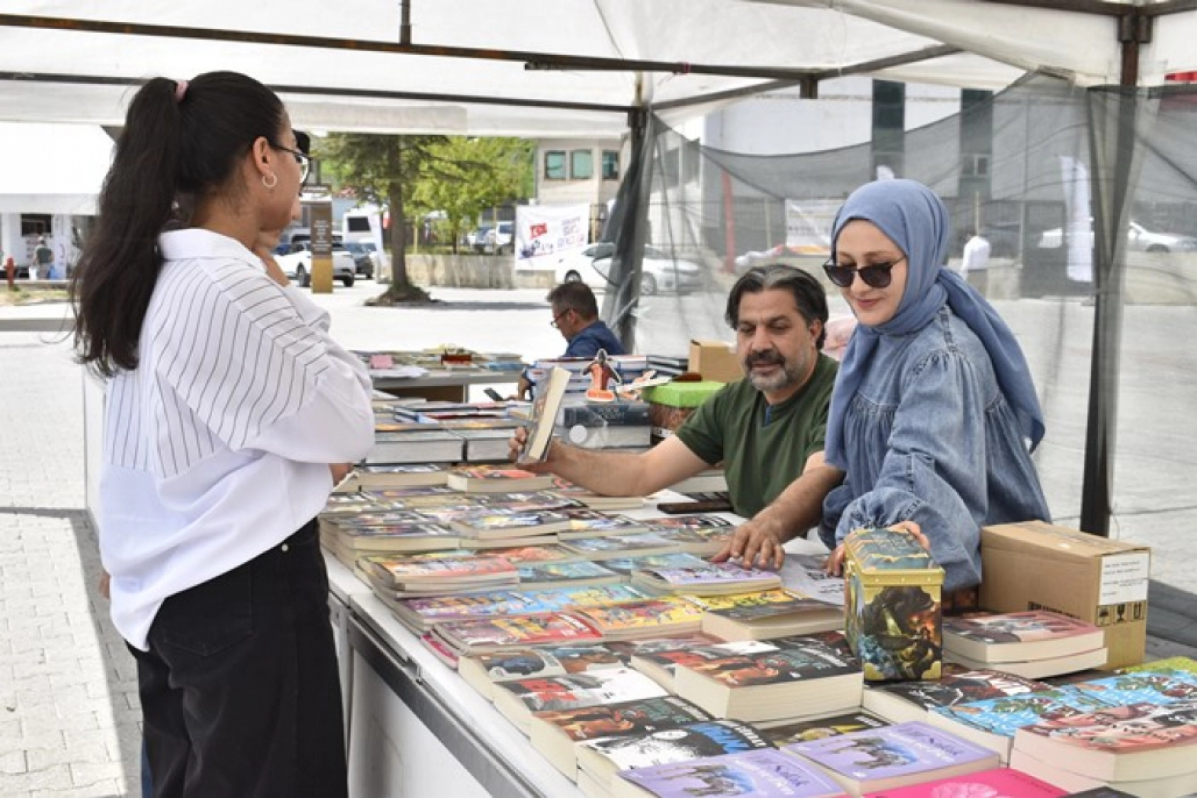 Bitlis'te Kitap Fuarı sürüyor