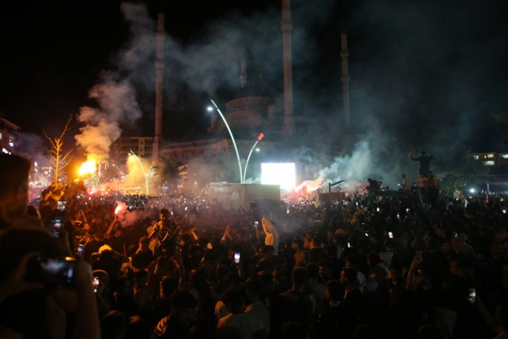 Muşspor'un Nesine 2. Lig'e yükselmesi kentte sevinçle karşılandı