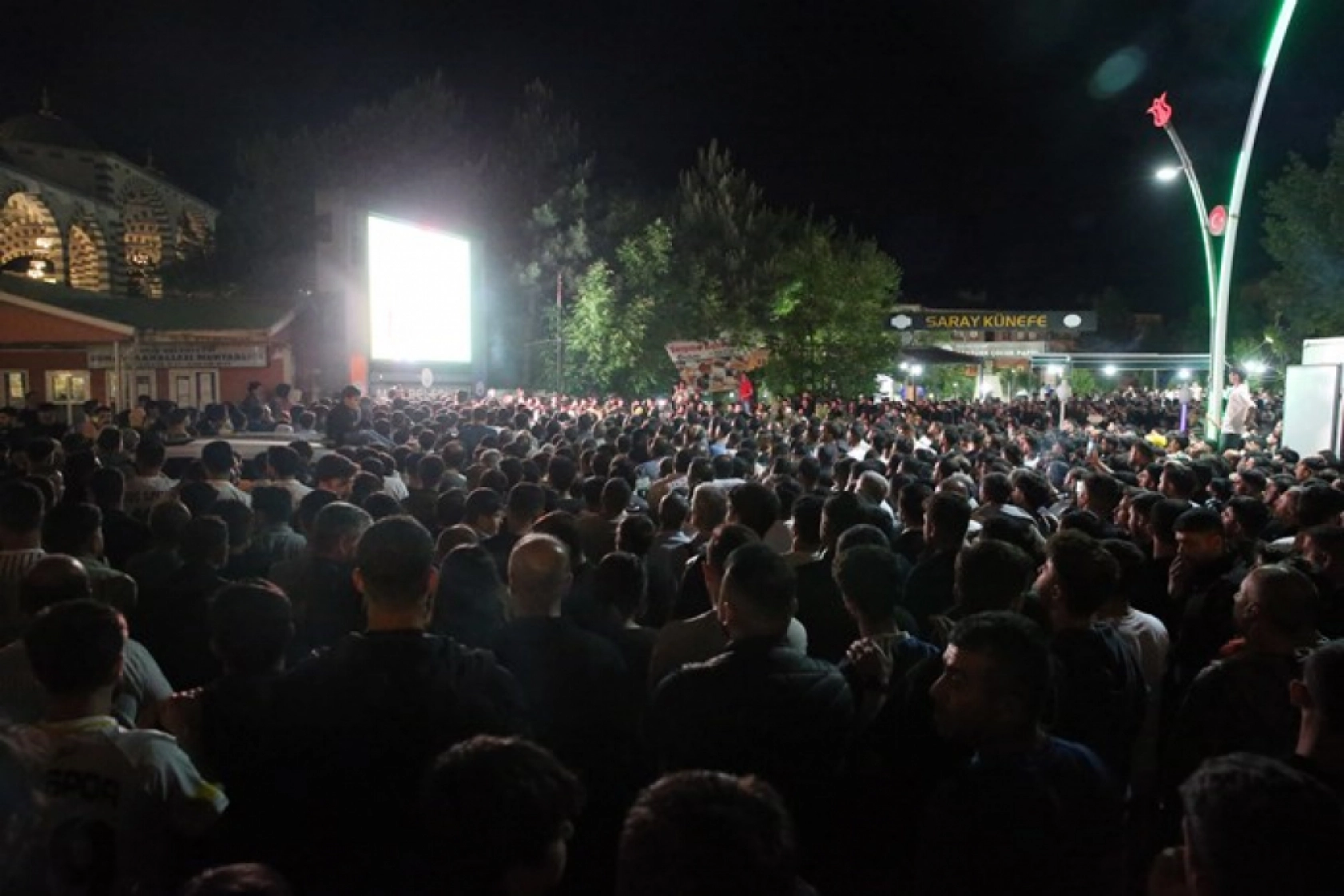 Muşspor'un Nesine 2. Lig'e yükselmesi kentte sevinçle karşılandı