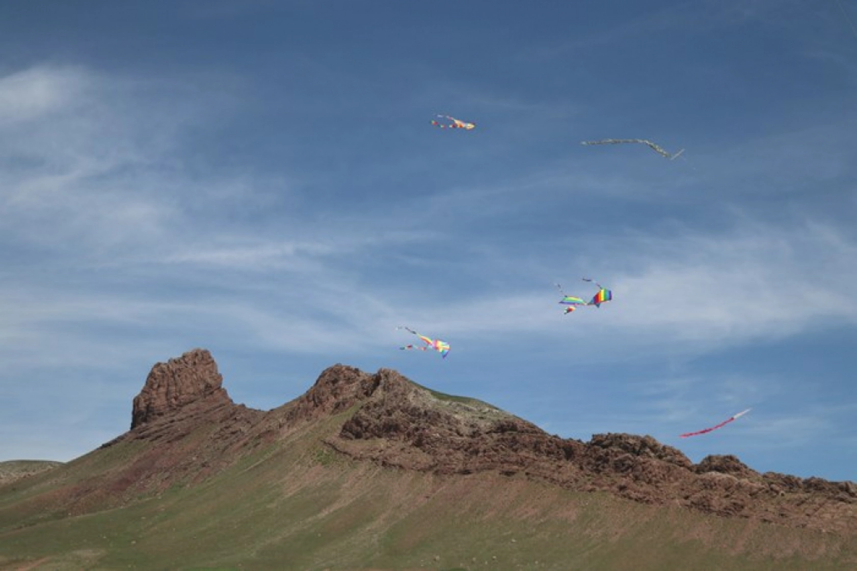 Türk Kızılay, bayram öncesi göçerlere yaylada şenlik düzenledi