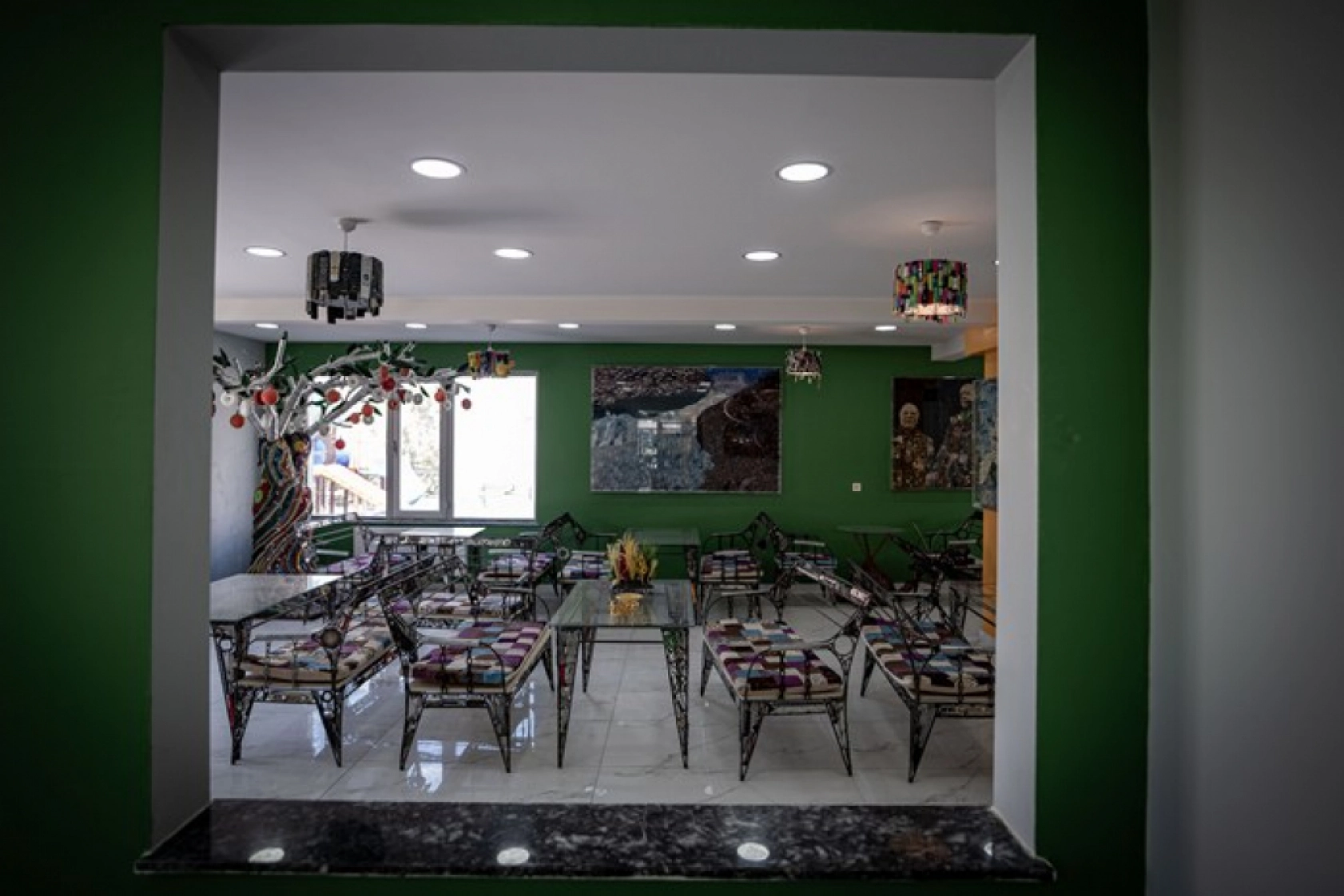 Çöp Değil Kaynak: Erzurum'da Atık Malzemelerle Sıfır Atık Kafe Açıldı