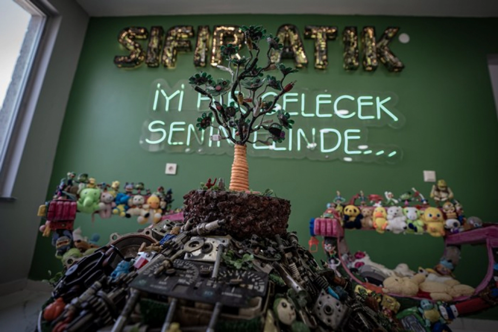 Çöp Değil Kaynak: Erzurum'da Atık Malzemelerle Sıfır Atık Kafe Açıldı