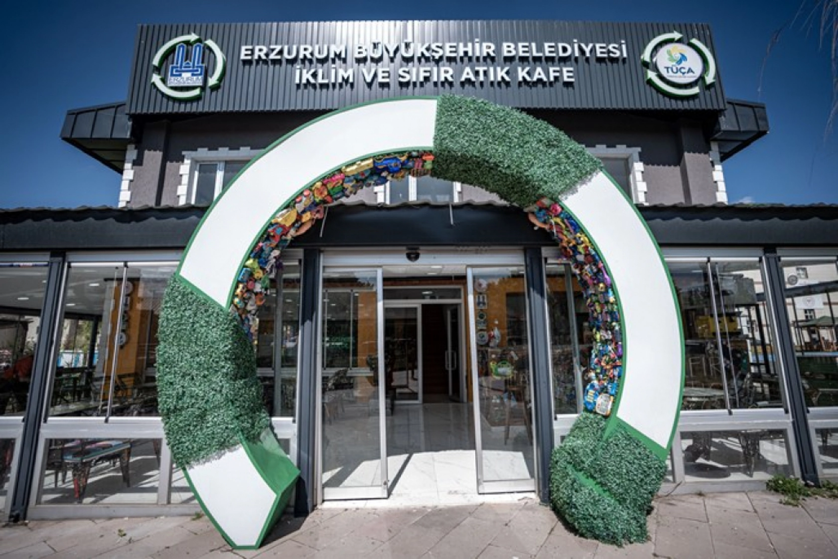 Çöp Değil Kaynak: Erzurum'da Atık Malzemelerle Sıfır Atık Kafe Açıldı