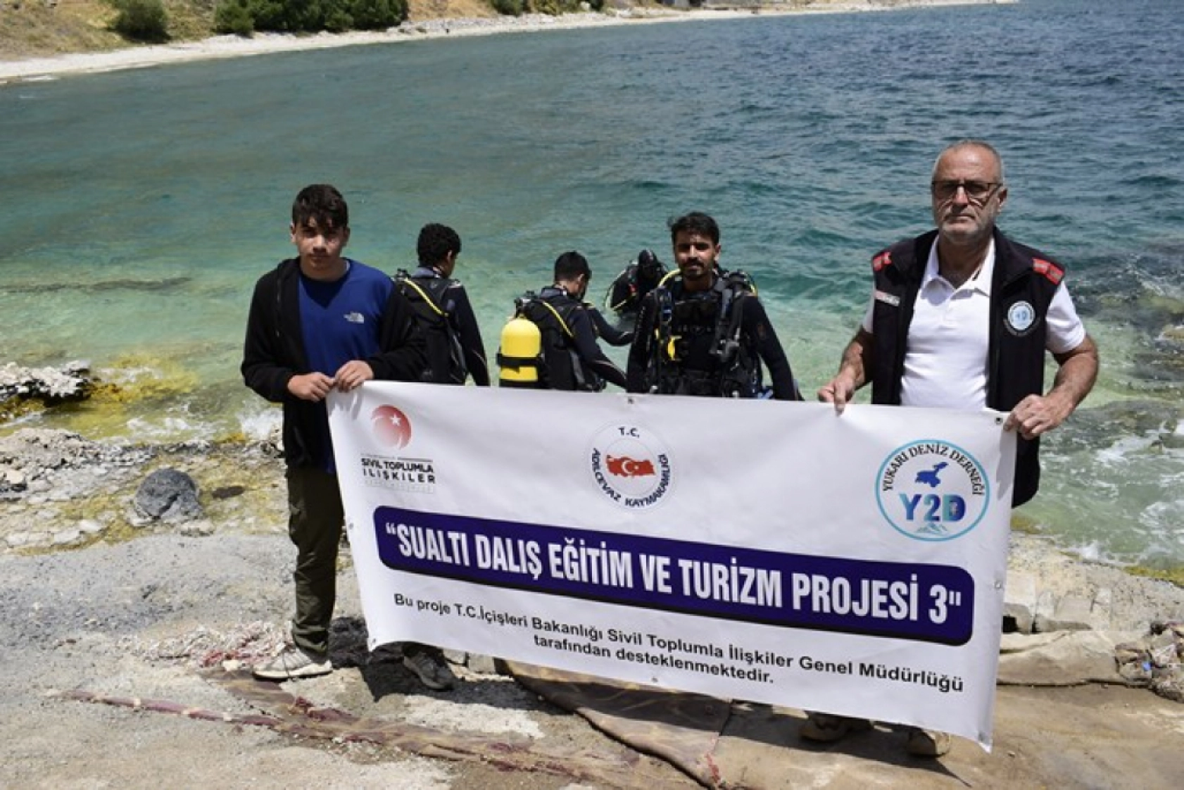 Van Gölü'nün Derinliklerine Yolculuk: Adilcevaz'da 50 Kişiye Dalgıçlık Eğitimi