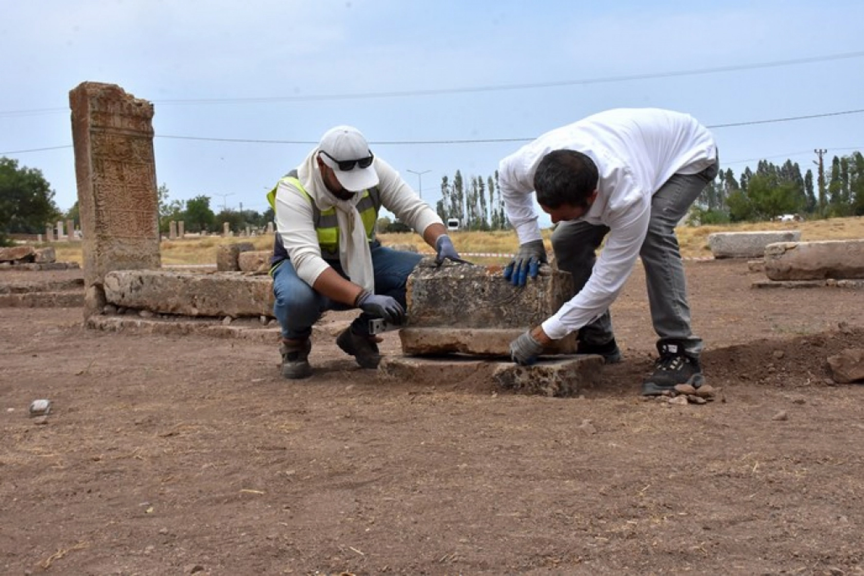 700 Yıllık 6 Yeni Mezar Gün Yüzüne Çıkarıldı