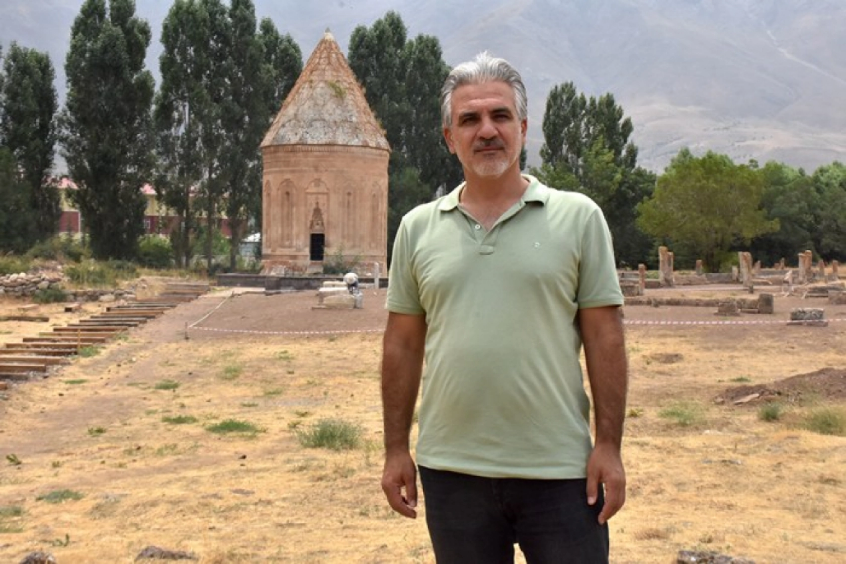 700 Yıllık 6 Yeni Mezar Gün Yüzüne Çıkarıldı