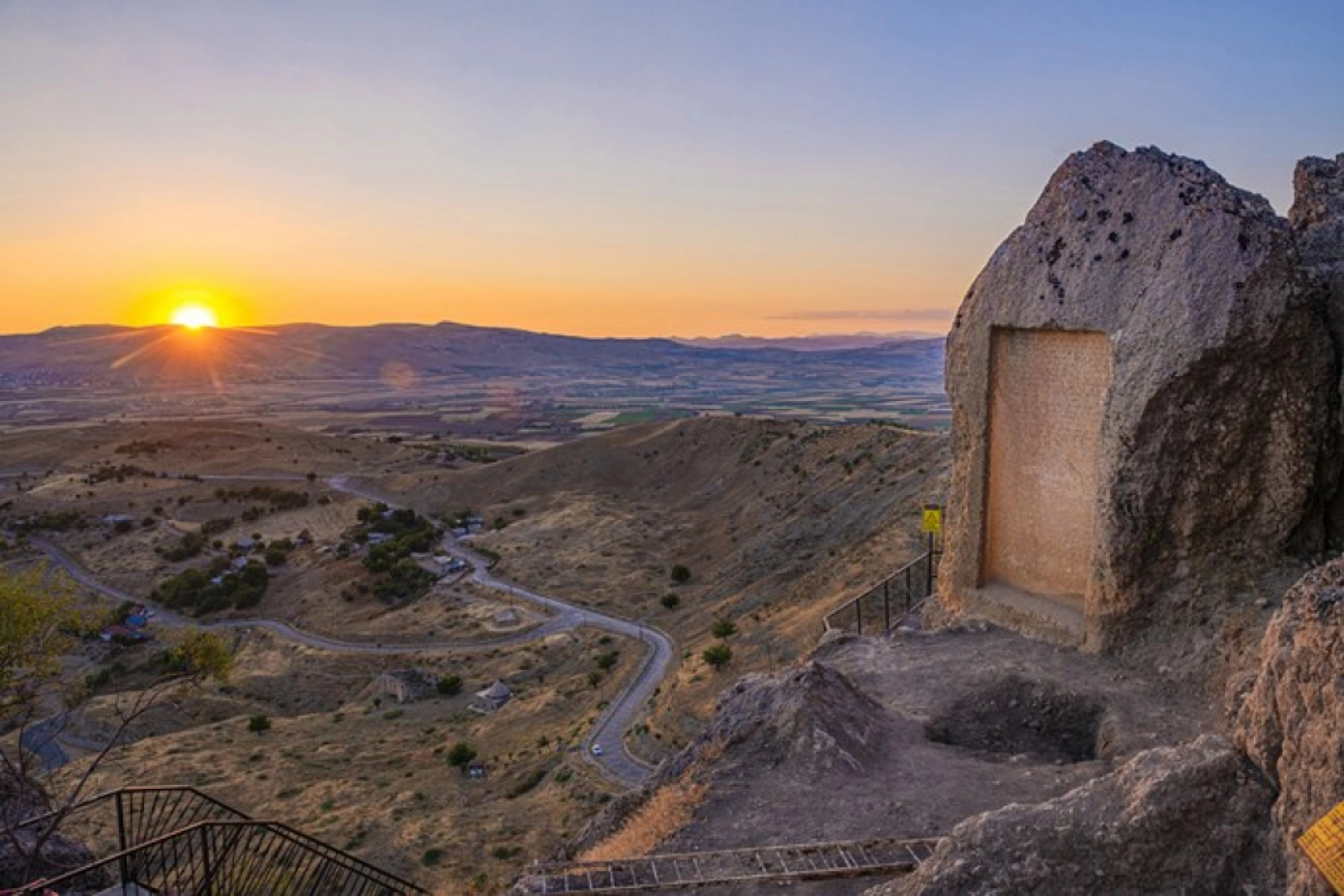 Elazığ Palu Kalesi: Urartu Medeniyetinin 3 Bin Yıllık Mirası