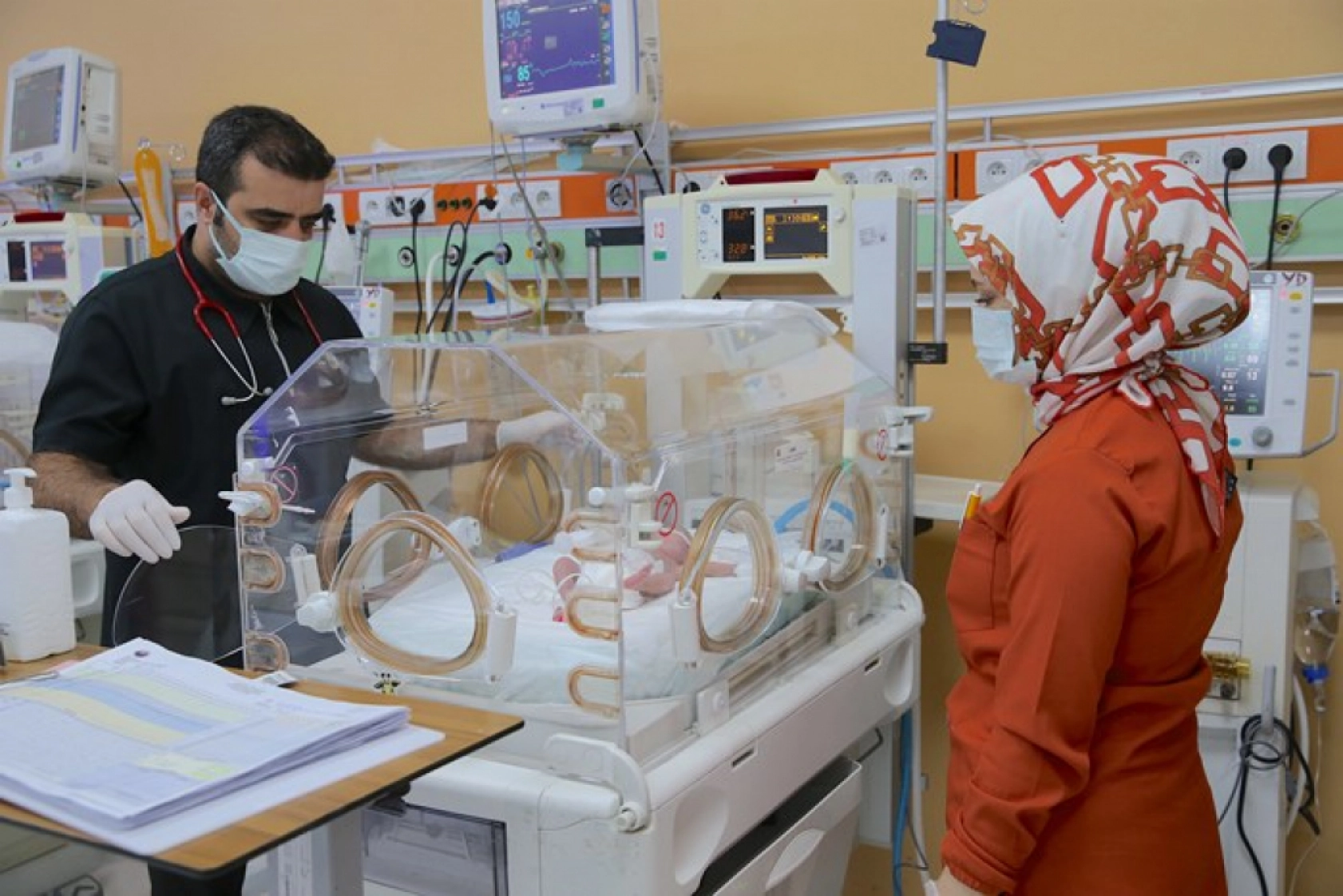 Van'da 'Parmak Bebekler' Hayata Tutunuyor