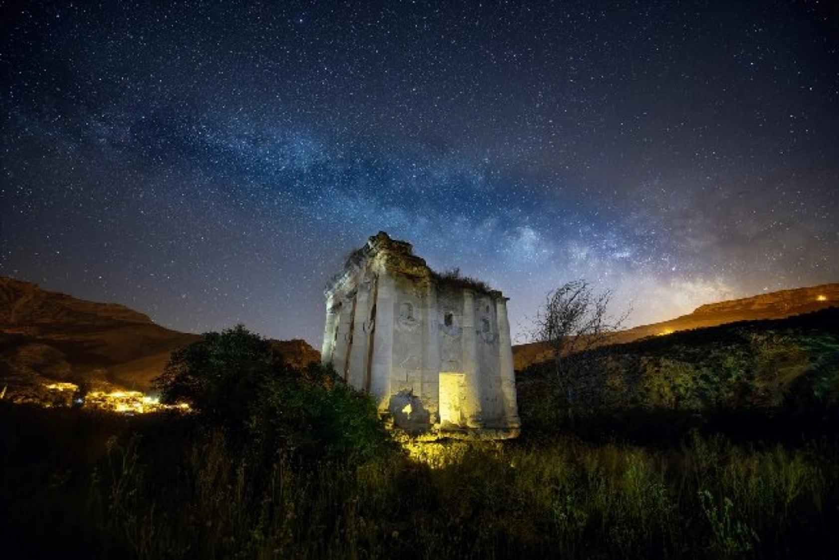 Darende'nin tarihi ve doğal güzellikleri gece görüntülendi