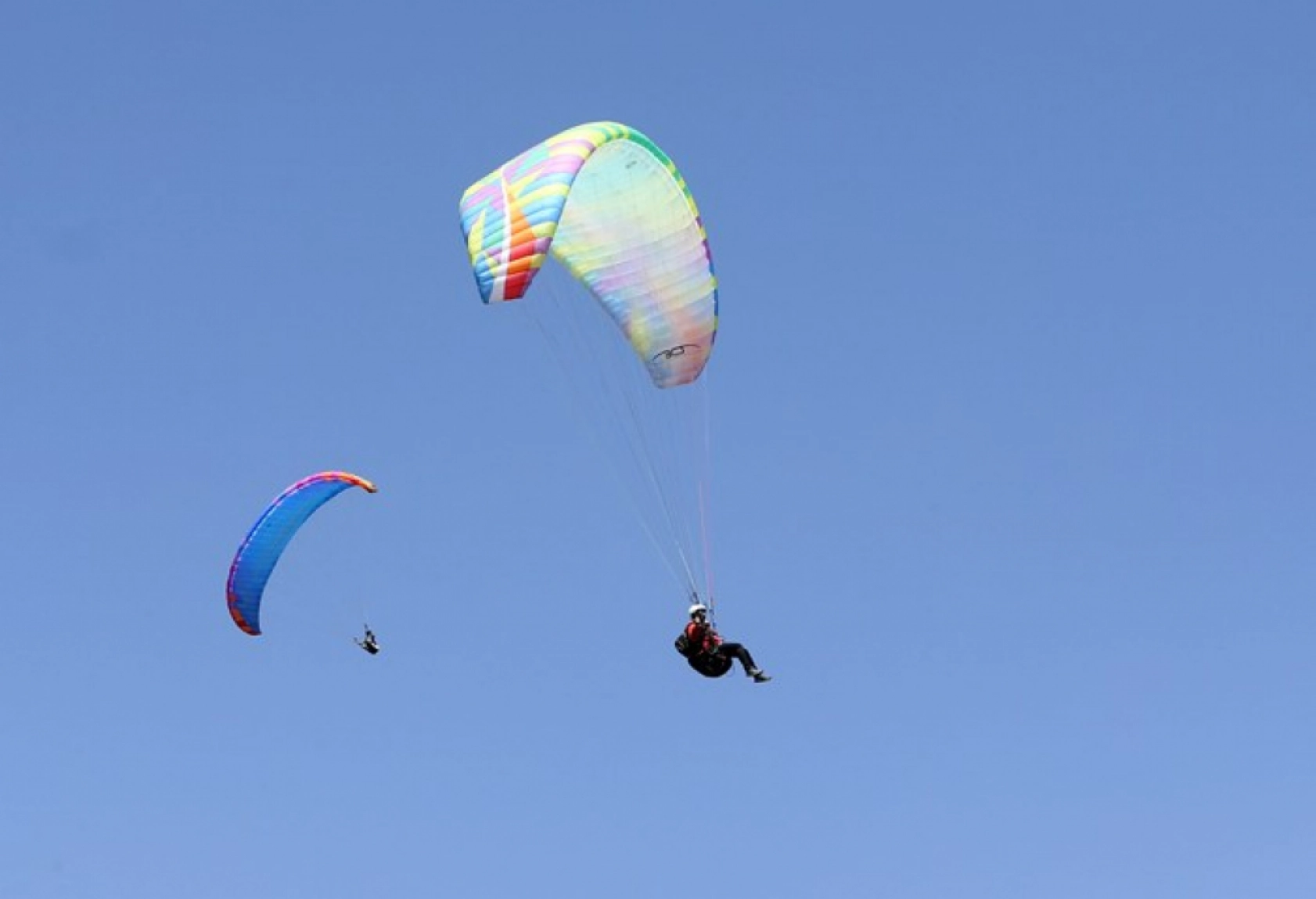 Bitlis'teki Nemrut Dağı, yamaç paraşütü tutkunlarının gözdesi oldu