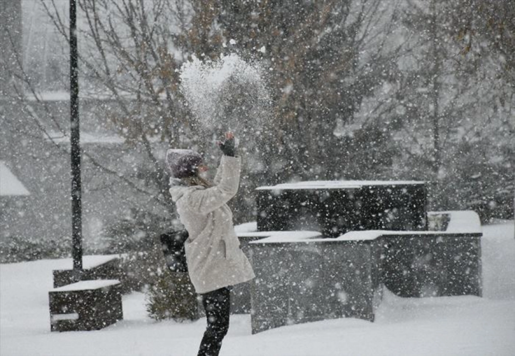 Ekipler, kar temizleme ve tuzlama çalışmalarına başladı.