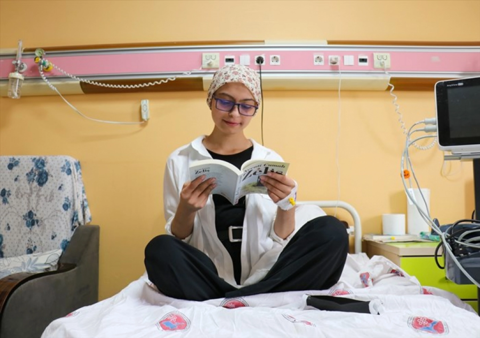 Lösemiyi yenen gençler kendileriyle aynı tedaviyi gören hastalara umut aşılıyor