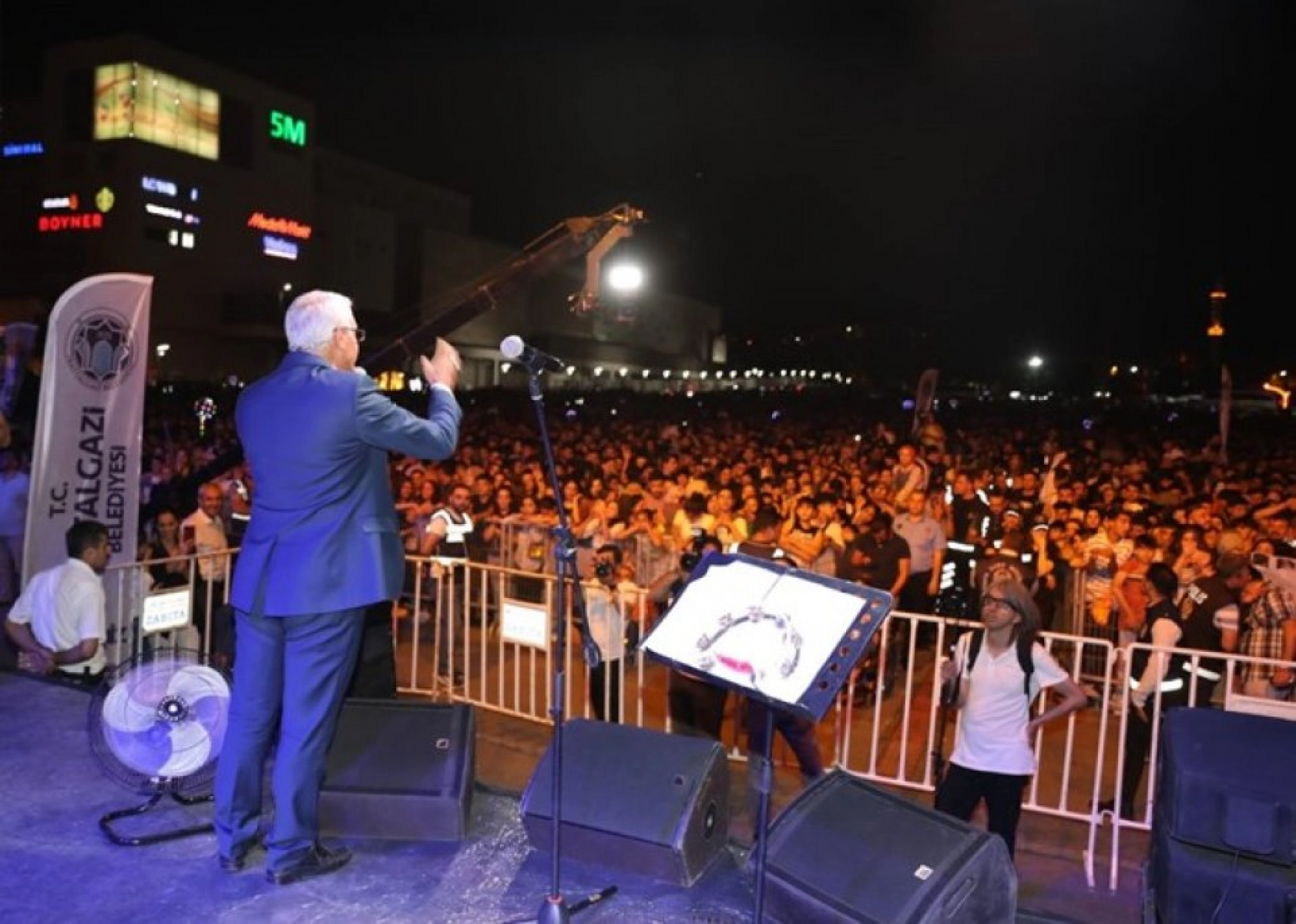 Manuş Baba Malatya'yı Salladı