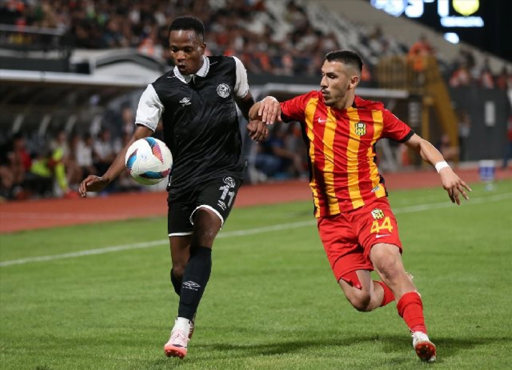 Manisa FK Yeni Malatyaspor Karşılaşmasından Kareler