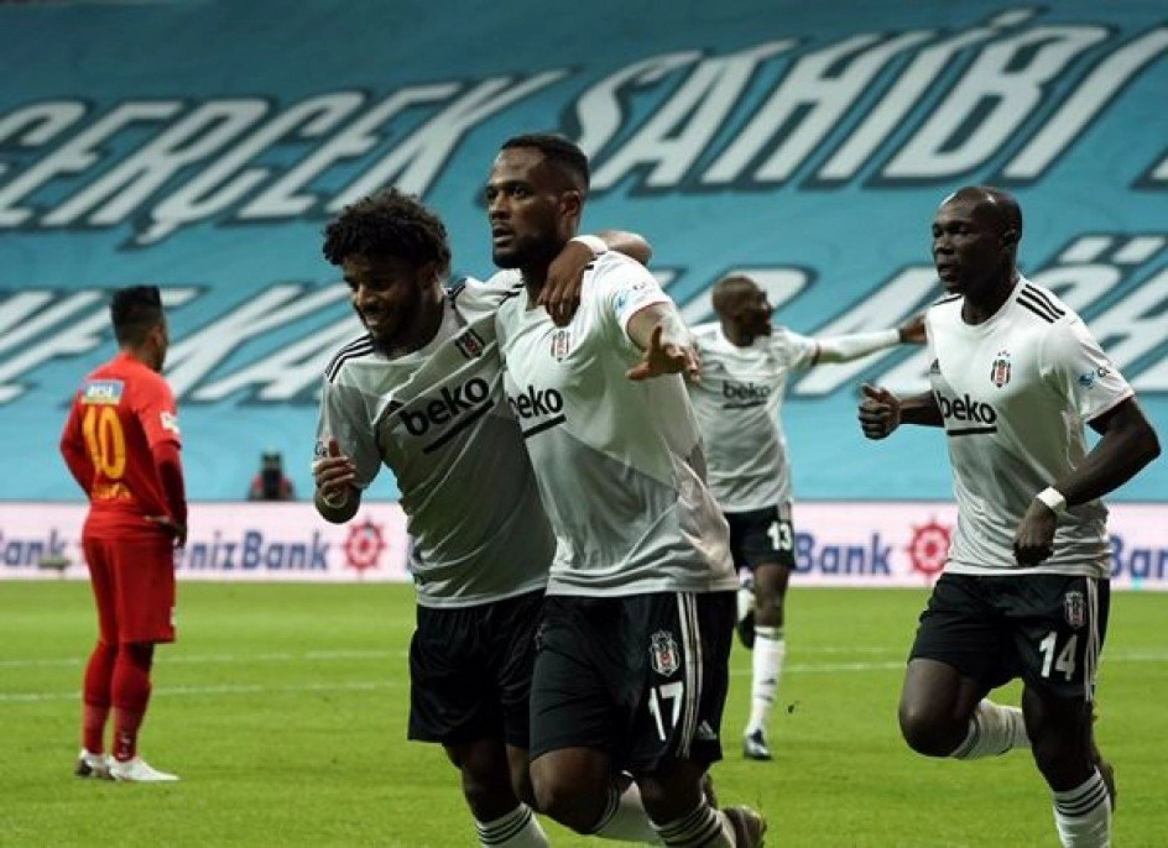 Beşiktaş Yeni Malatyaspor Maçı'ndan Kareler