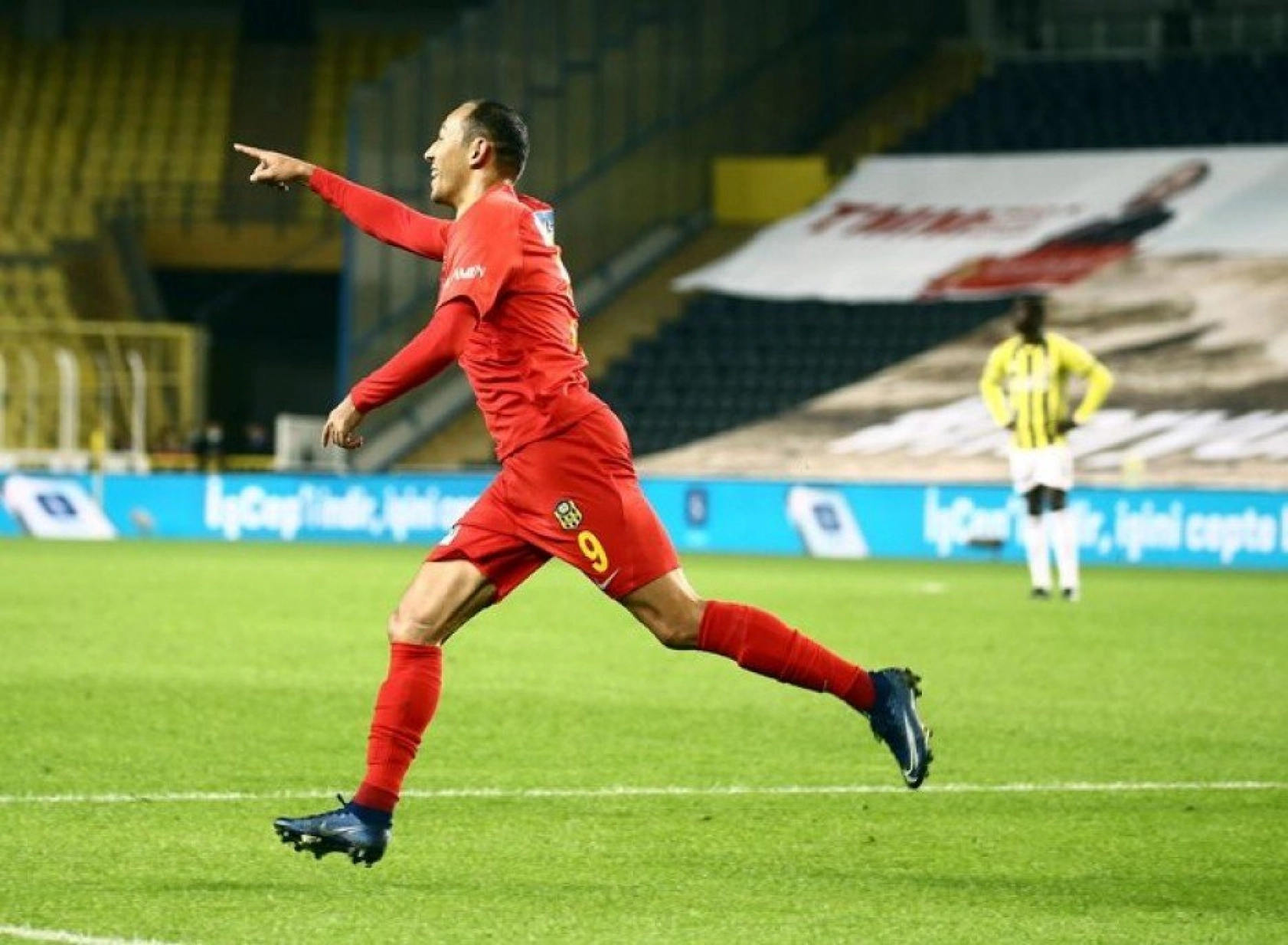 Fenerbahce Yeni Malatyaspor Karşılaşmasından Kareler