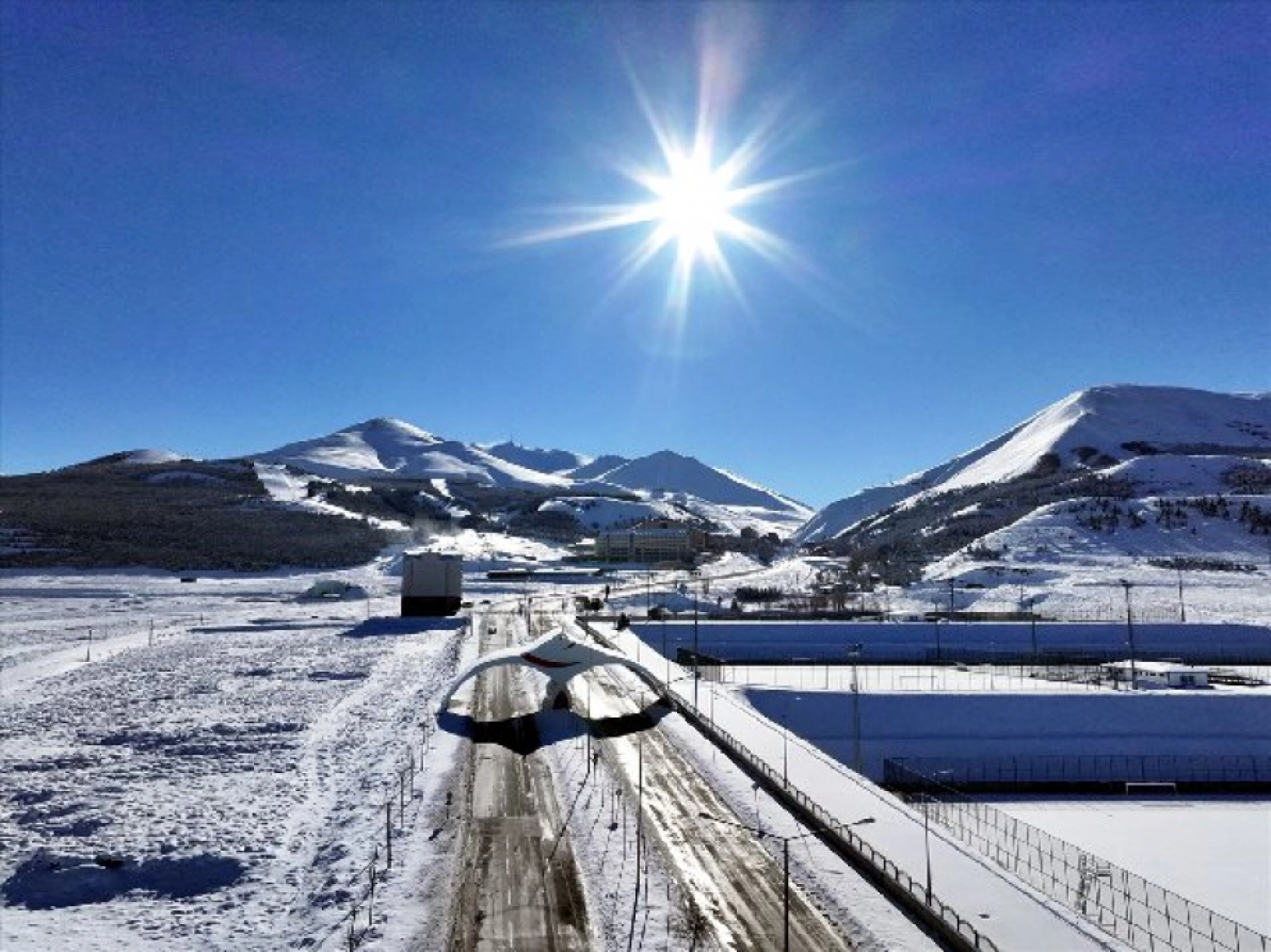 Kayak sezonunun başladığı Palandöken'de kış turizmi hareketlendi