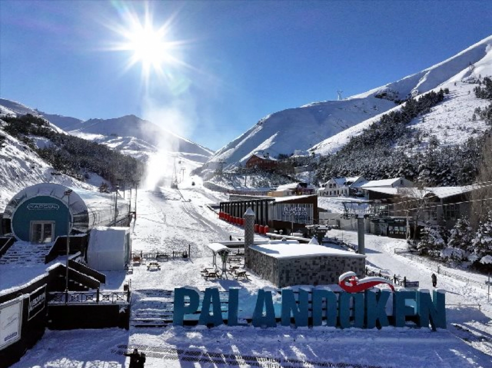 Kayak sezonunun başladığı Palandöken'de kış turizmi hareketlendi