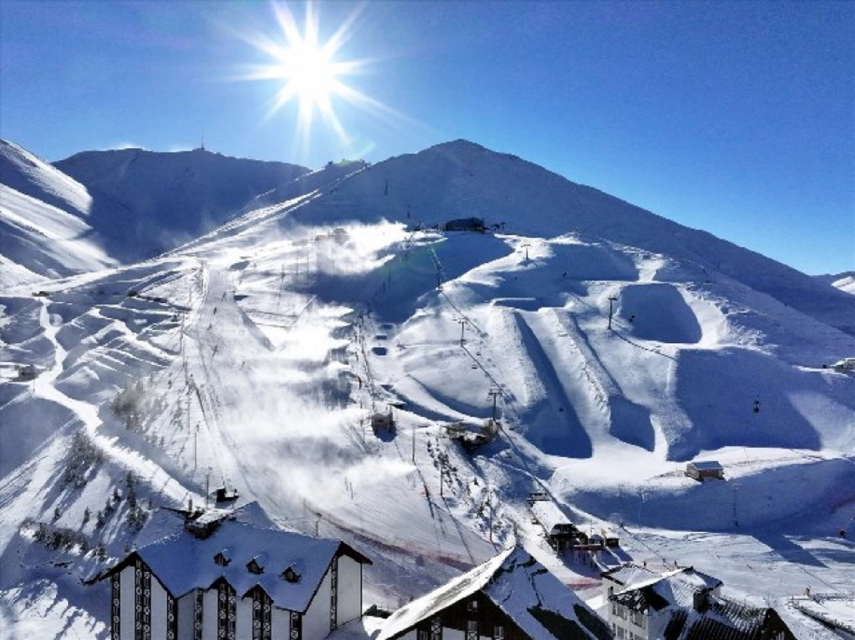 Kayak sezonunun başladığı Palandöken'de kış turizmi hareketlendi