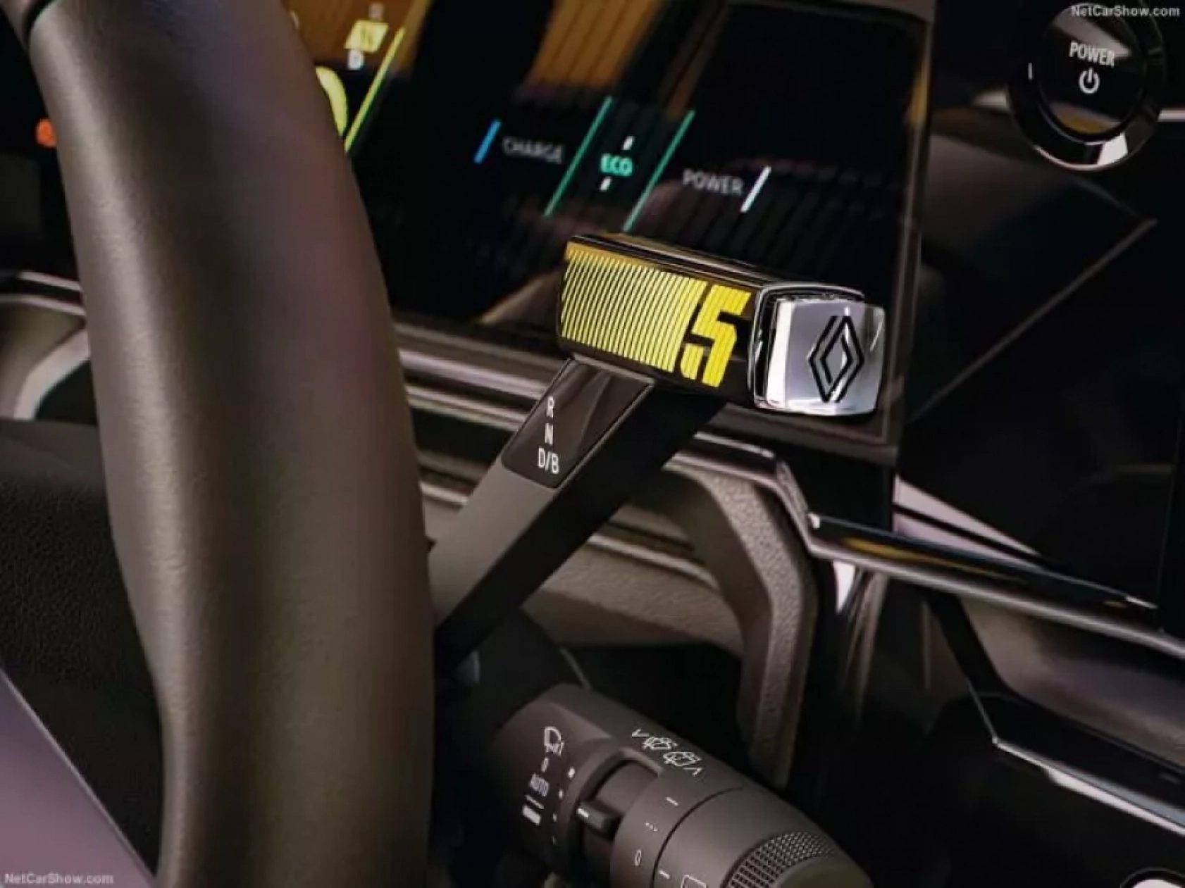 Renault 5 efsanesi geri döndü!