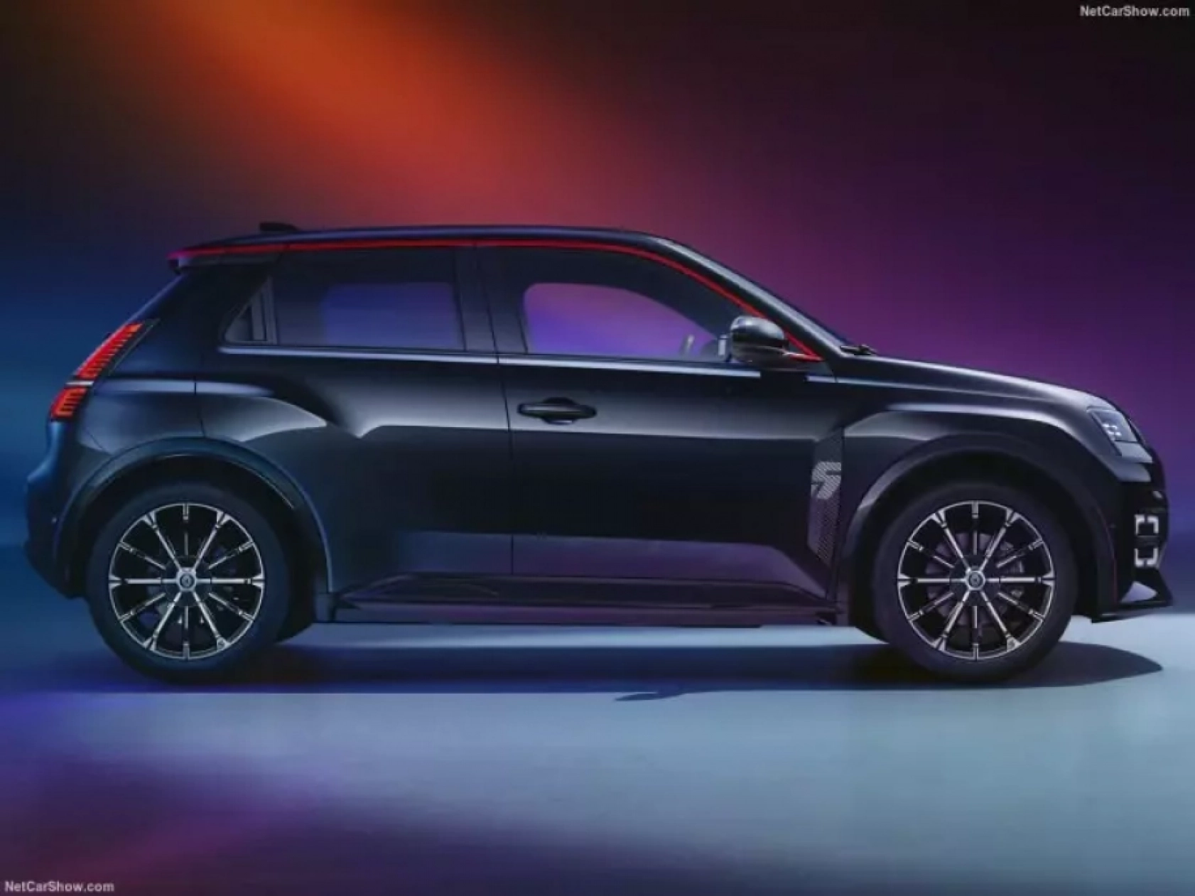 Renault 5 efsanesi geri döndü!