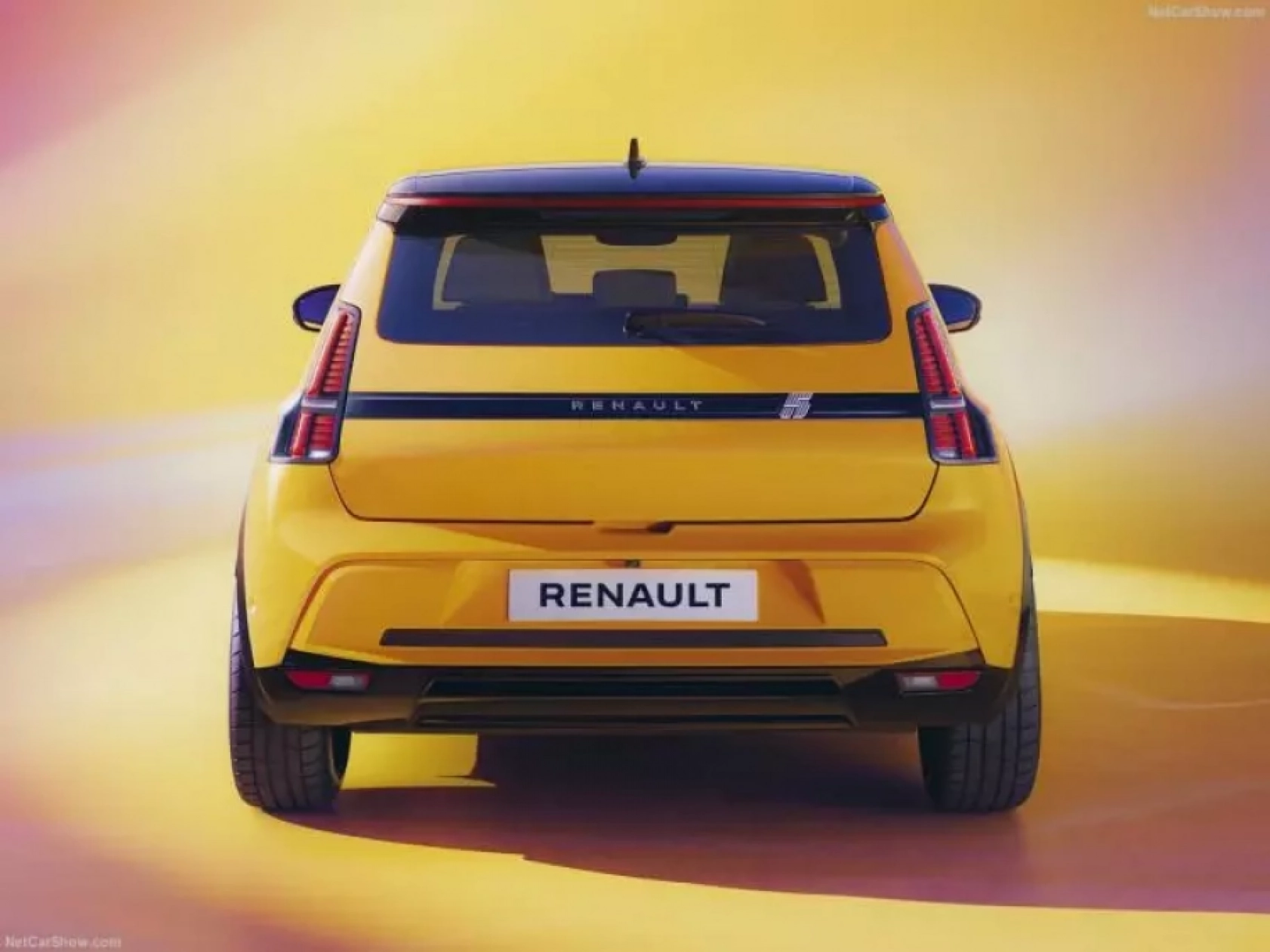 Renault 5 efsanesi geri döndü!