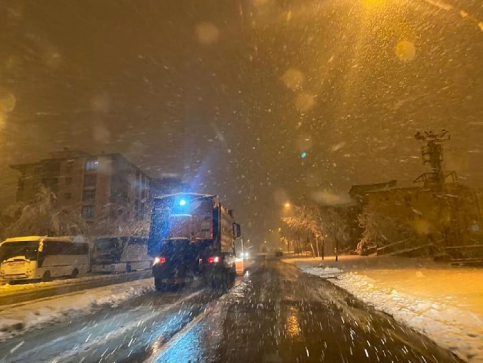 Malatya'ya Beklenen Kar Yağmaya Başladı