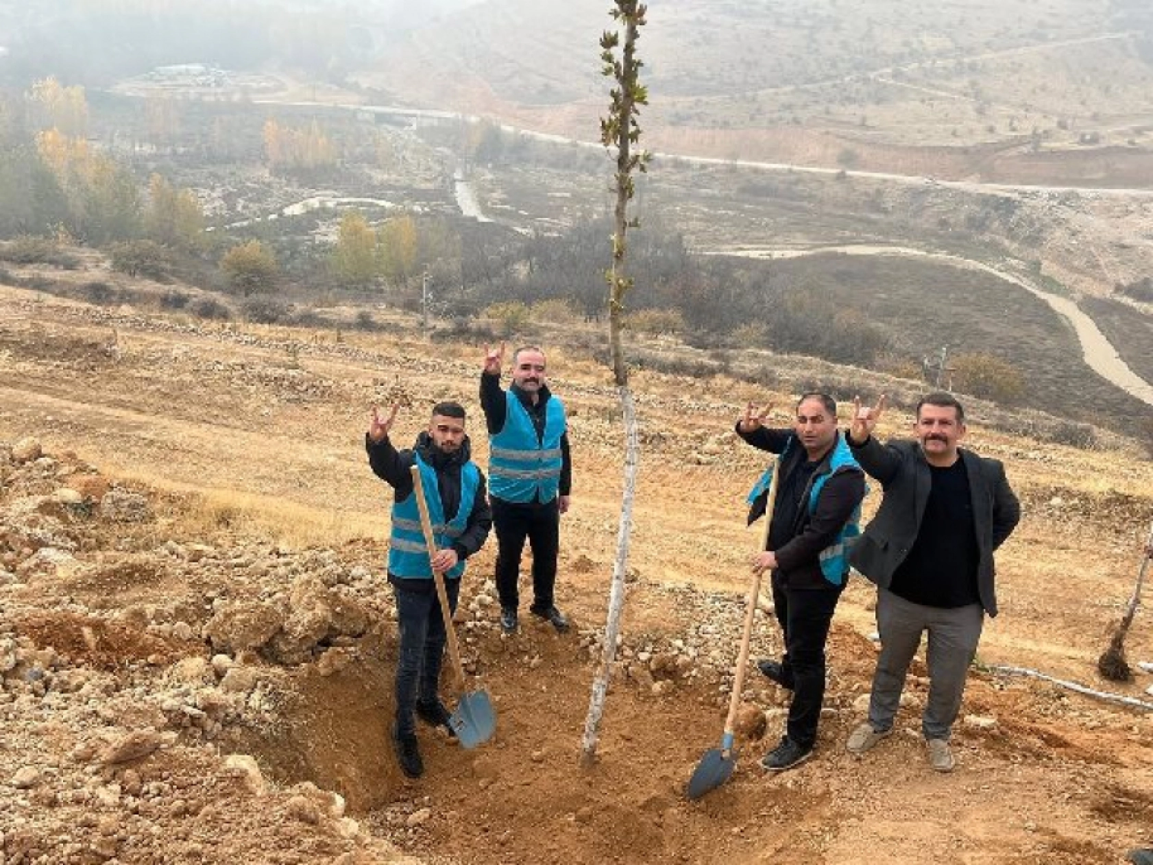 Ülkü Ocakları Malatya İl Başkanlığı'ndan Fidan Dikimi: Geleceğe Yeşil Miras