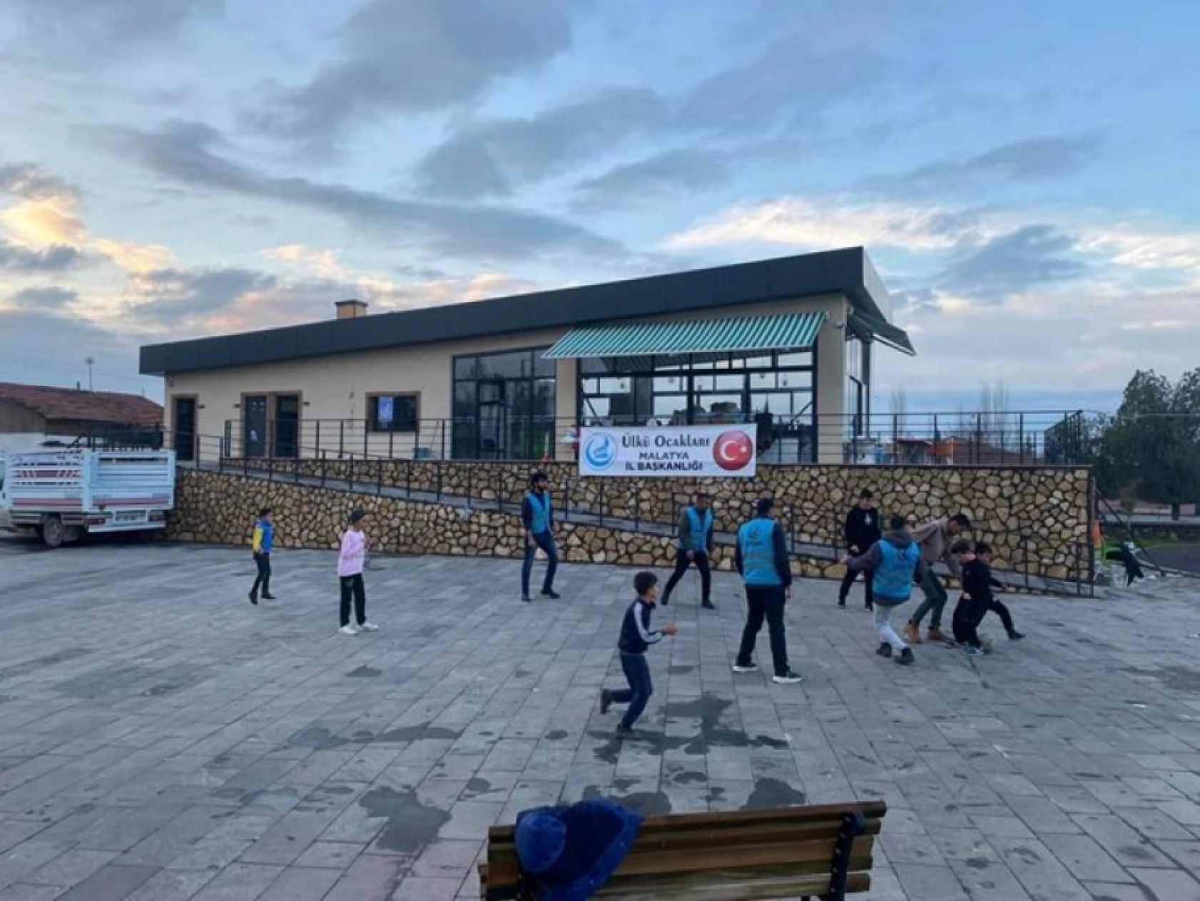 Kurt Sancaklı Bozkurtlar..!