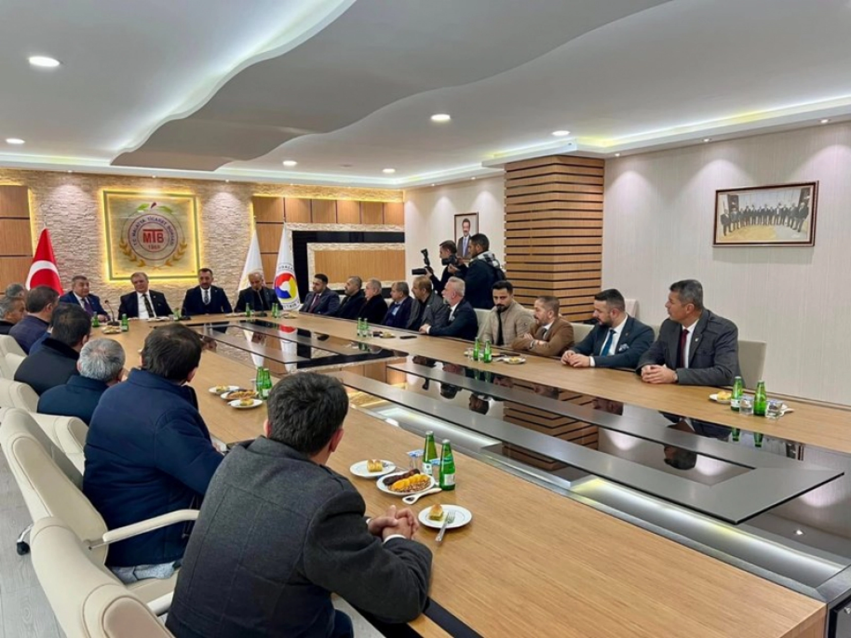 Genelbaşkan Vekili Aydal, Malatya'da Bir Dizi Temaslarda Bulundu