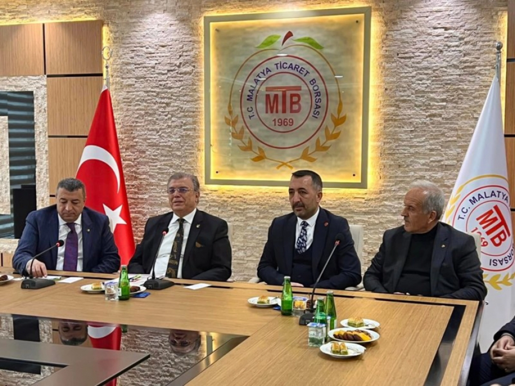 Genelbaşkan Vekili Aydal, Malatya'da Bir Dizi Temaslarda Bulundu