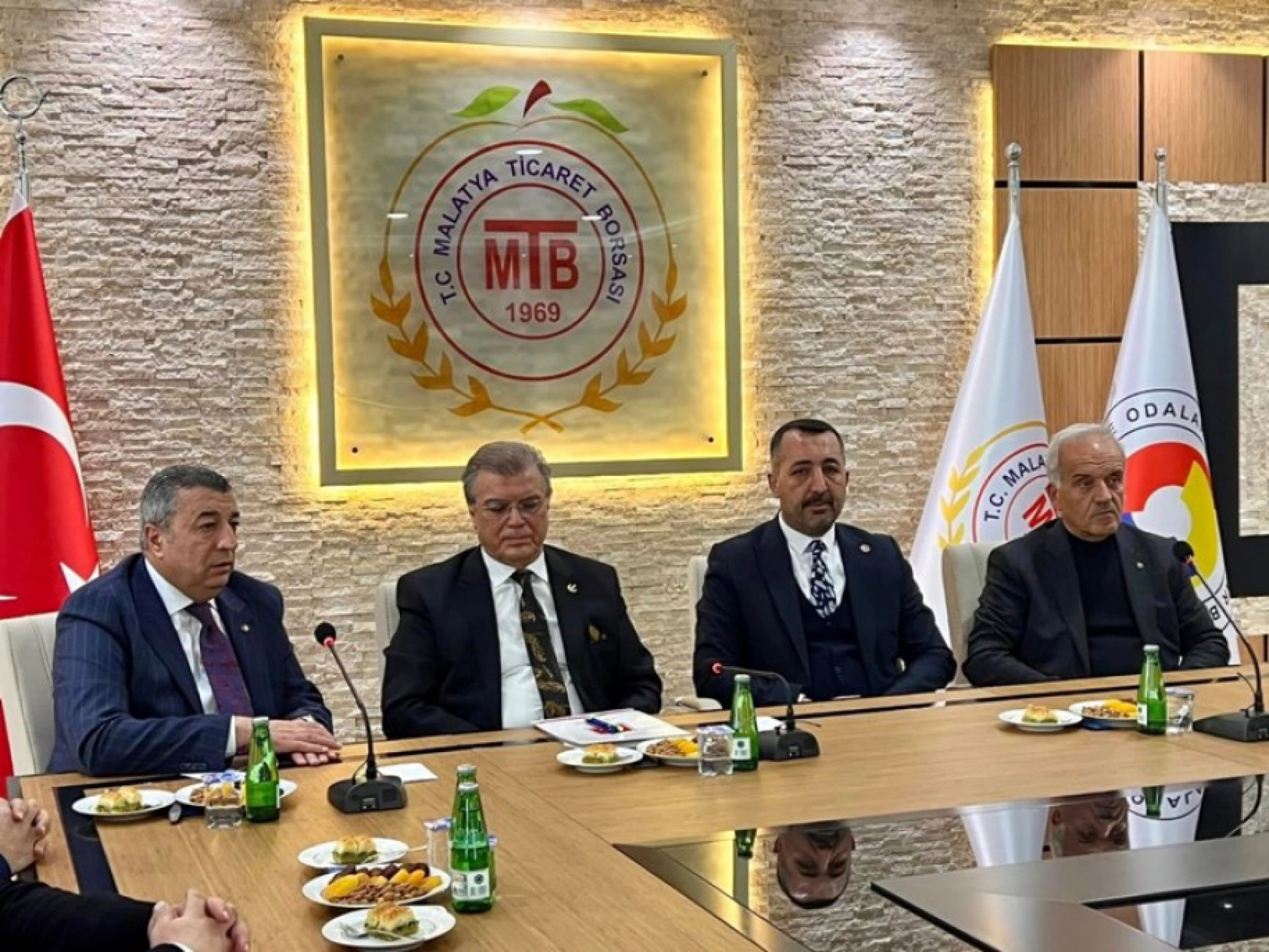 Genelbaşkan Vekili Aydal, Malatya'da Bir Dizi Temaslarda Bulundu