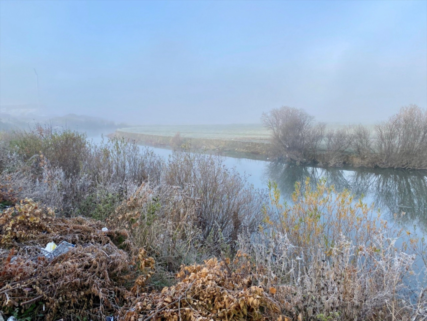 Ardahan ve Kars'ta soğuk hava kırağı, buzlanma ve sis oluşturdu