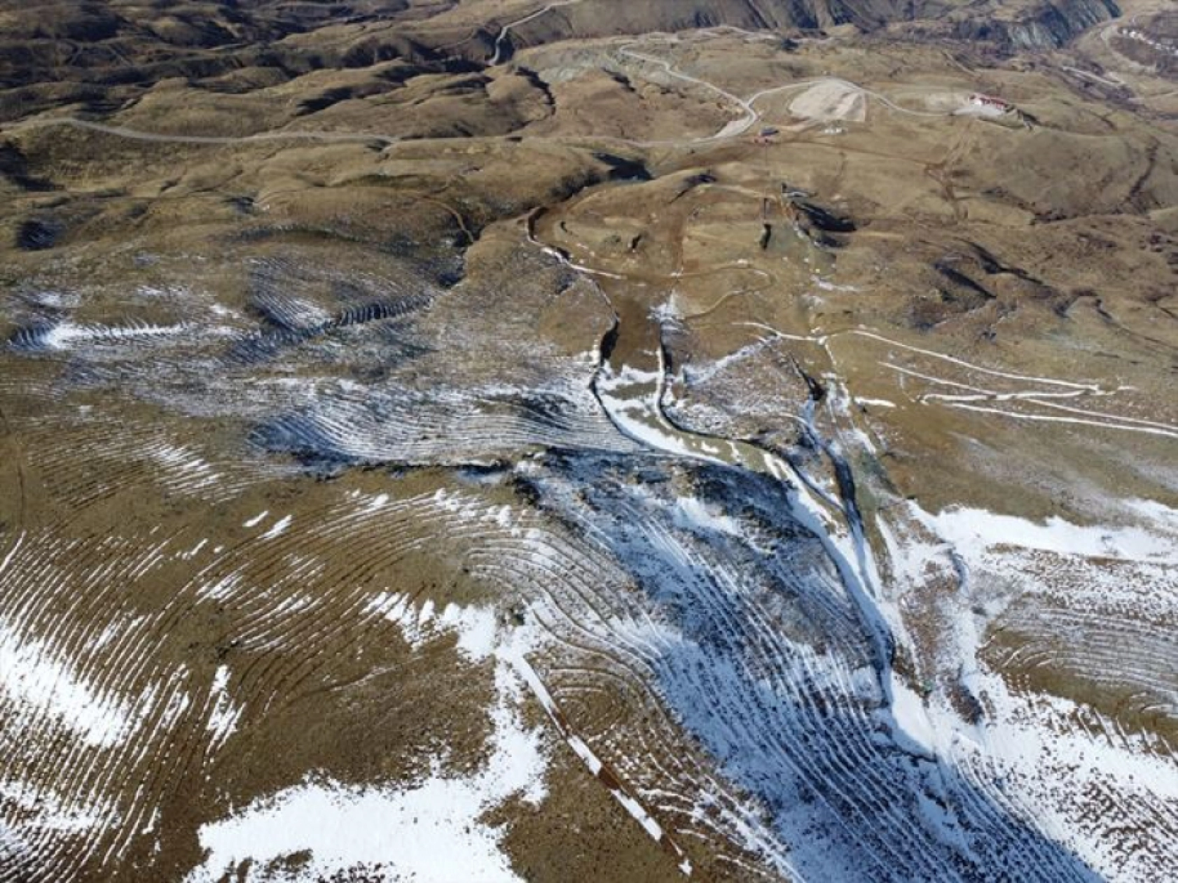 Elazığ'da göl manzaralı kayak merkezi yeni sezon için gün sayıyor