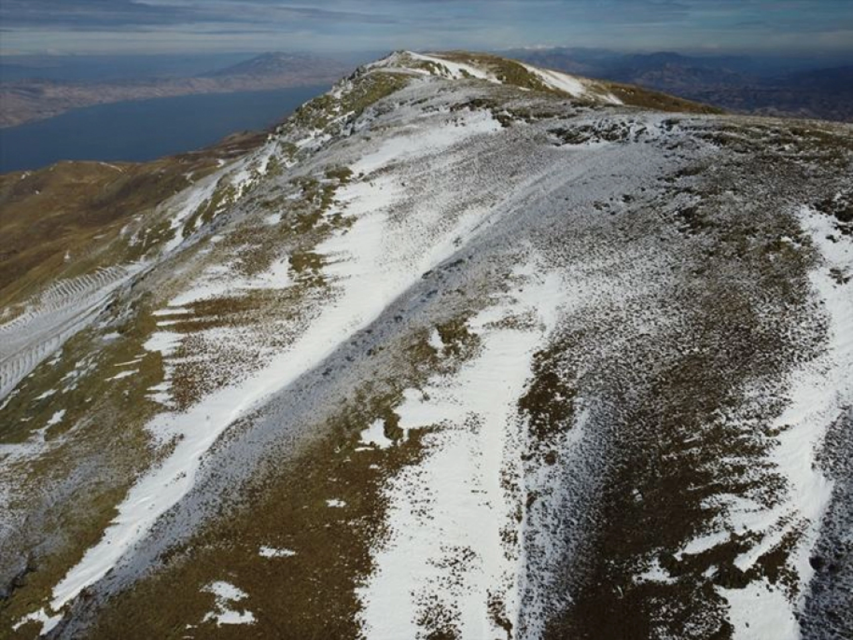 Elazığ'da göl manzaralı kayak merkezi yeni sezon için gün sayıyor