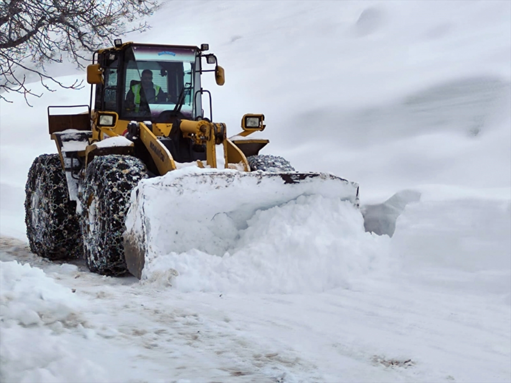 Van, Hakkari, Bitlis ve Muş'ta 54 yerleşim yerine ulaşım sağlanamıyor