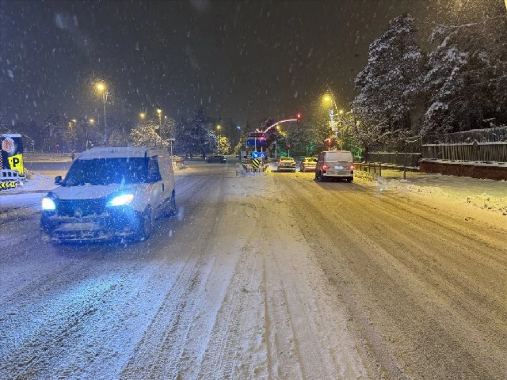 Erzurum'da kar yağışı etkisini sürdürüyor