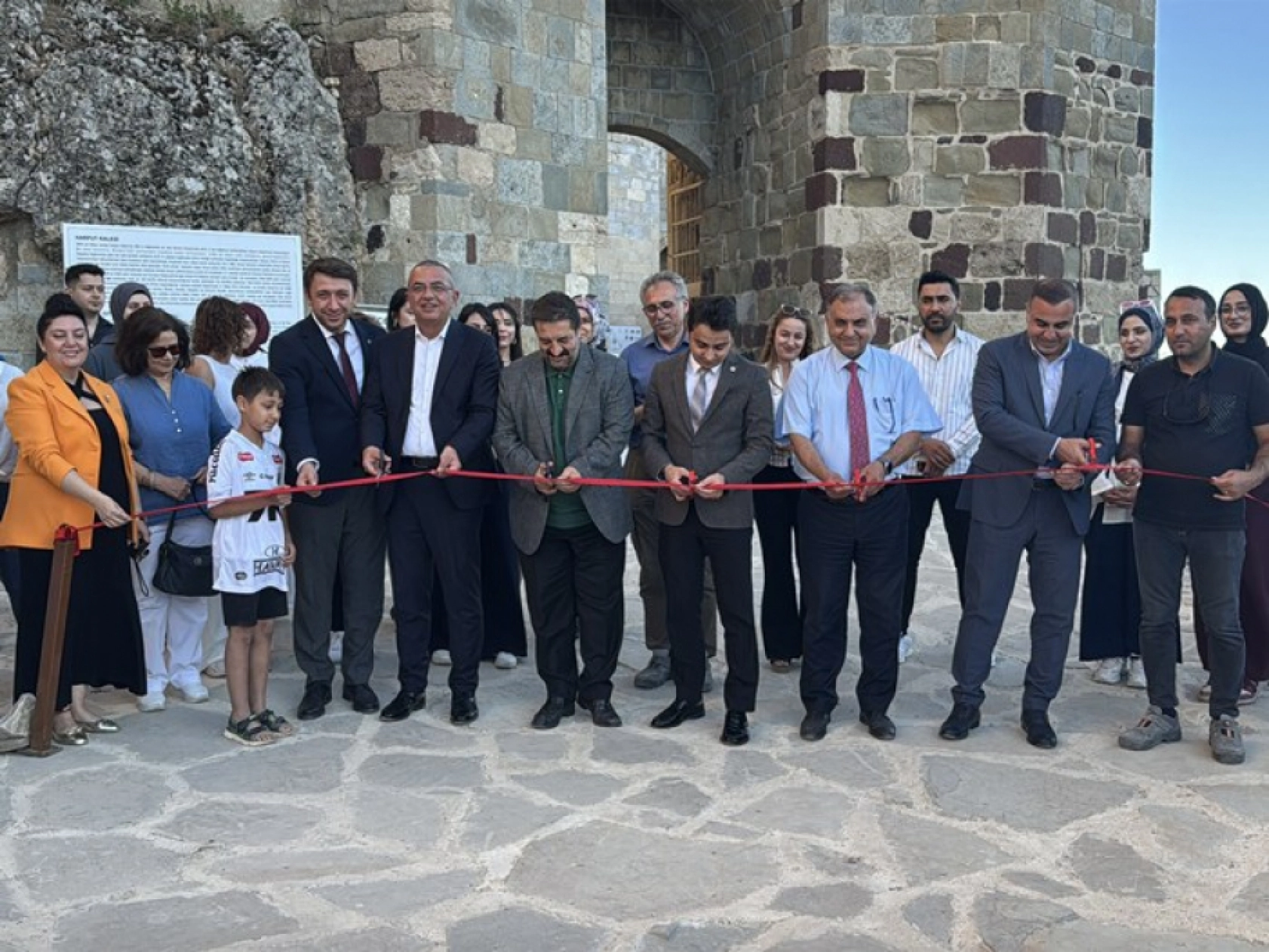 Harput Kalesi'nde Dijital Sanatla Dede Korkut Yolculuğu