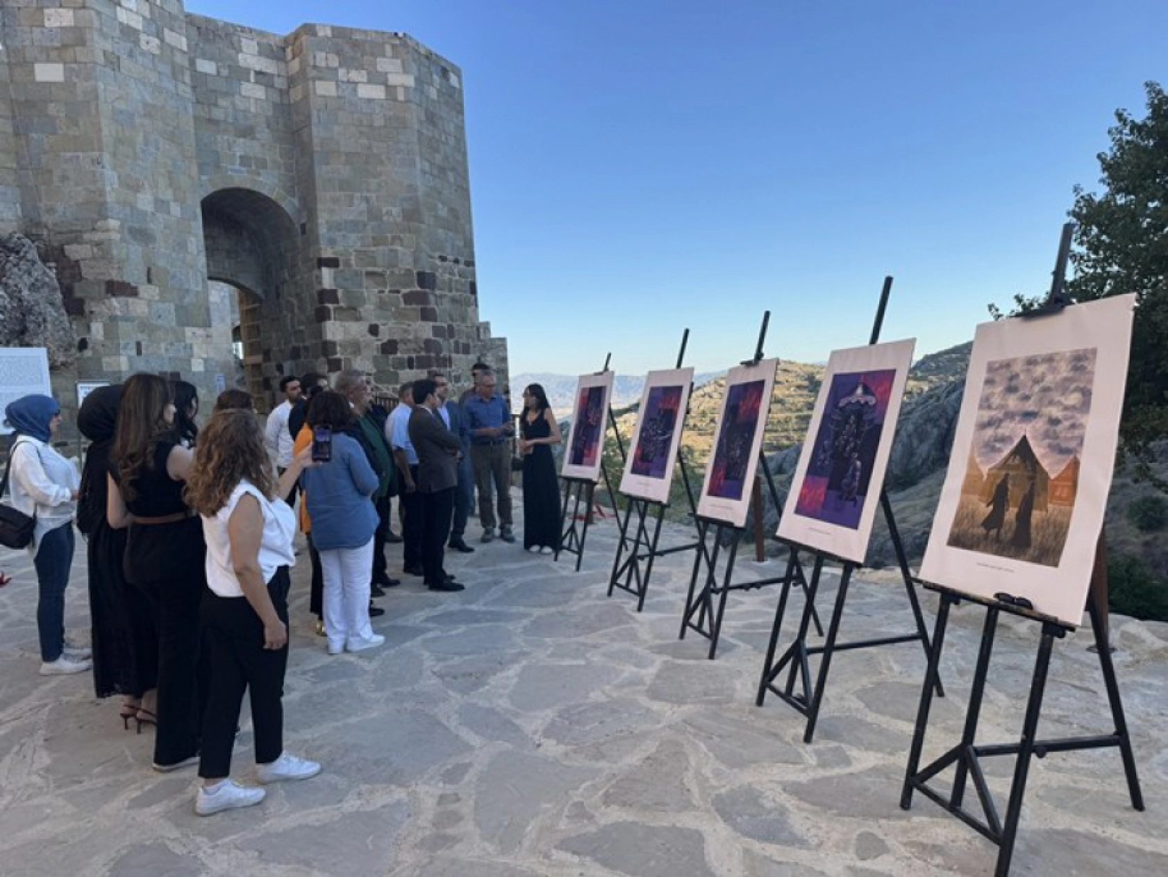 Harput Kalesi'nde Dijital Sanatla Dede Korkut Yolculuğu