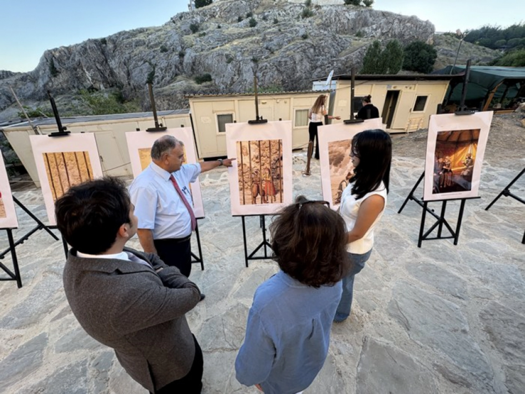 Harput Kalesi'nde Dijital Sanatla Dede Korkut Yolculuğu