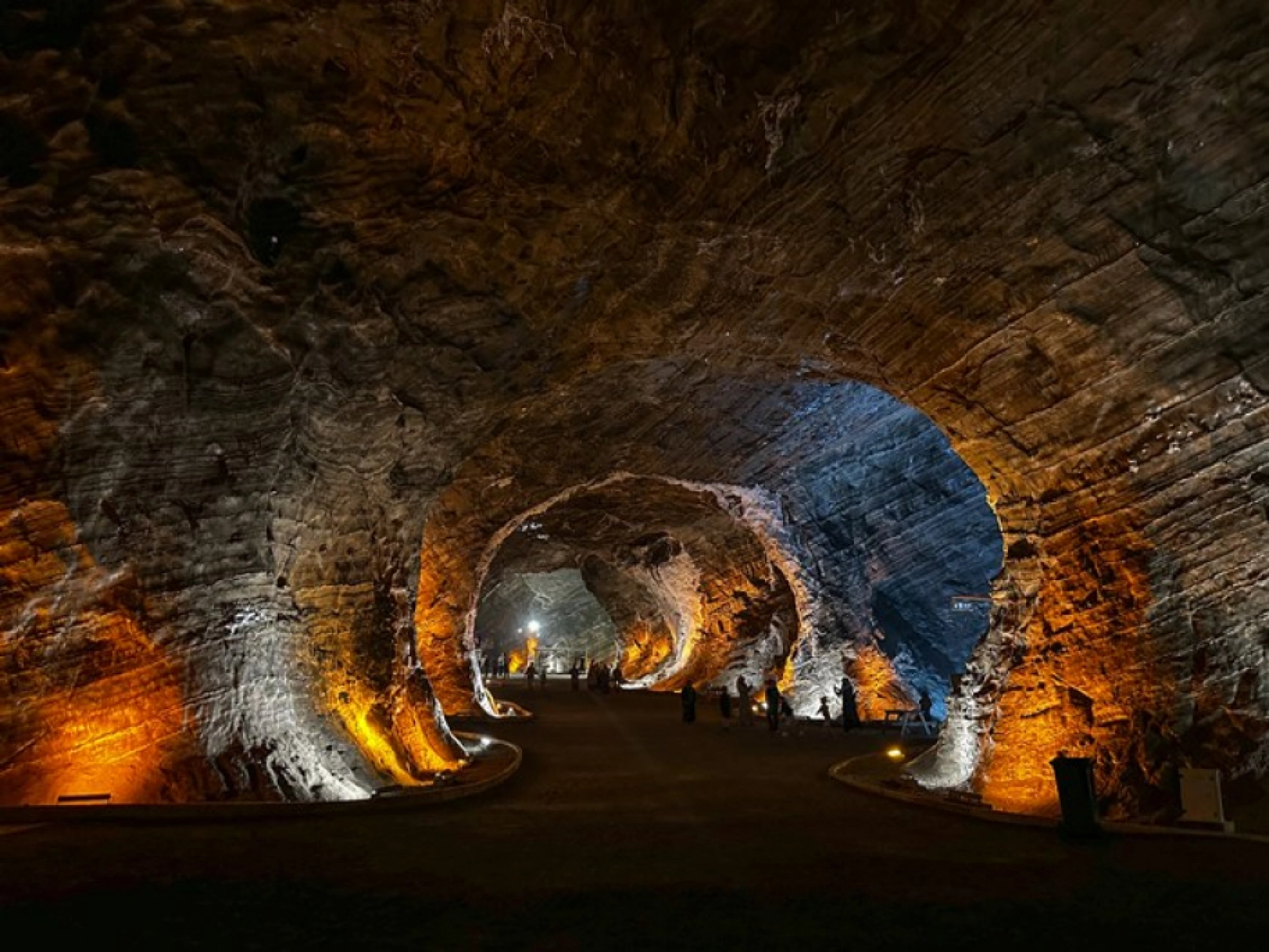 Tuz Mağaraları Sıcakta Serinlik Arayanların Uğrak Noktası Oldu