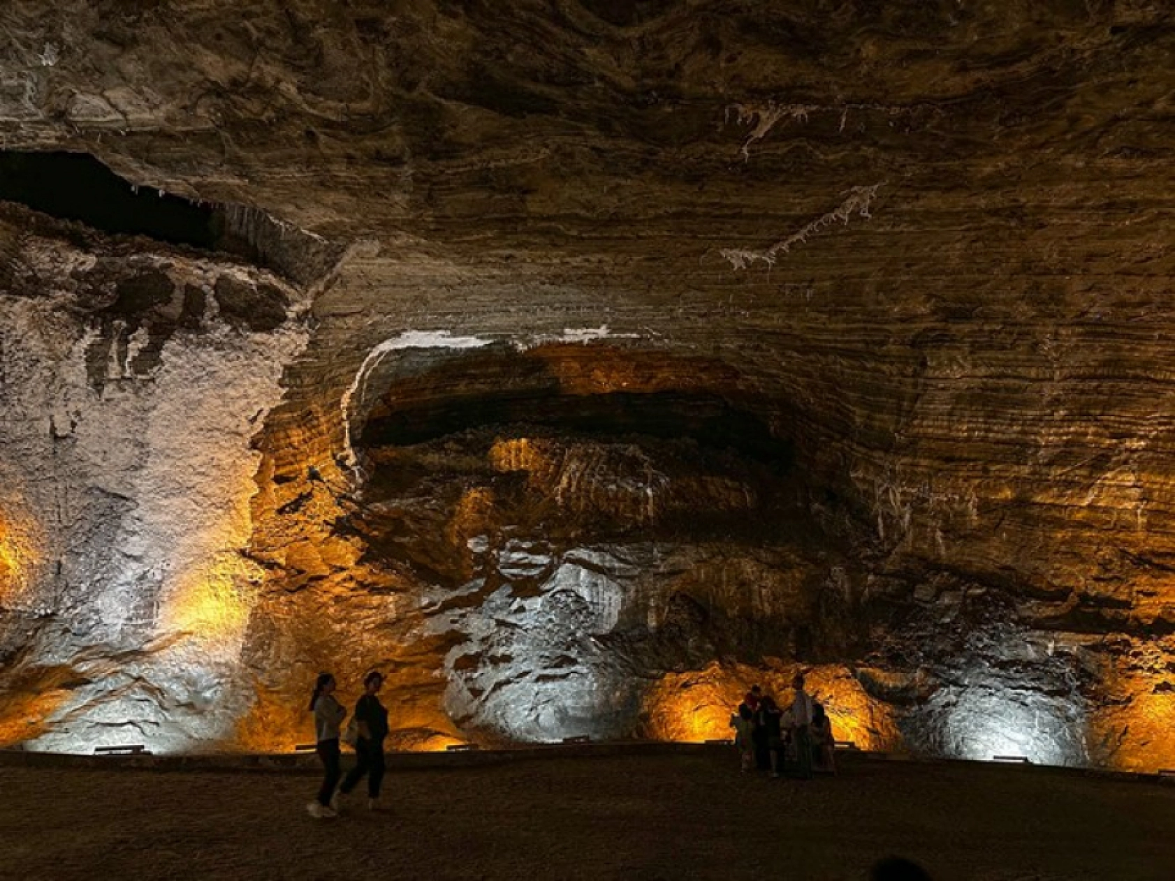 Tuz Mağaraları Sıcakta Serinlik Arayanların Uğrak Noktası Oldu