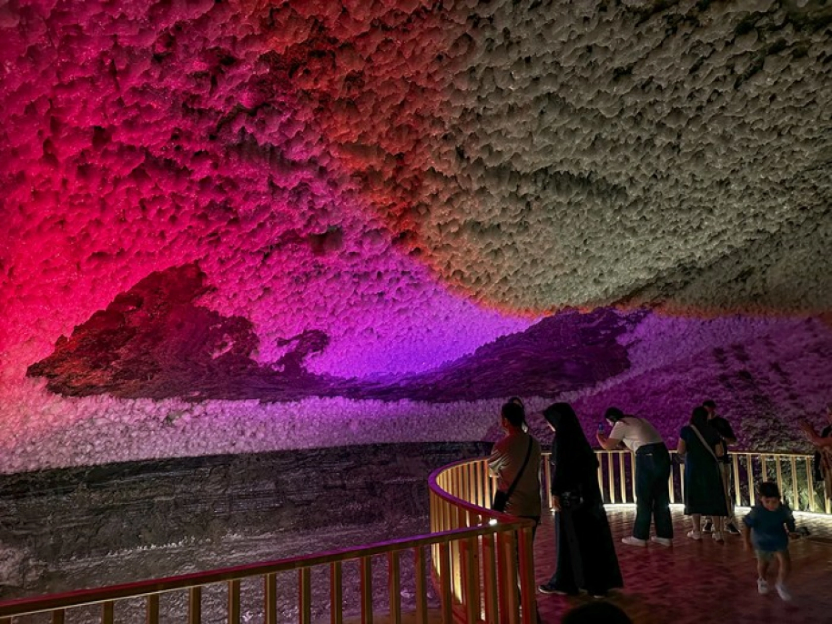 Tuz Mağaraları Sıcakta Serinlik Arayanların Uğrak Noktası Oldu