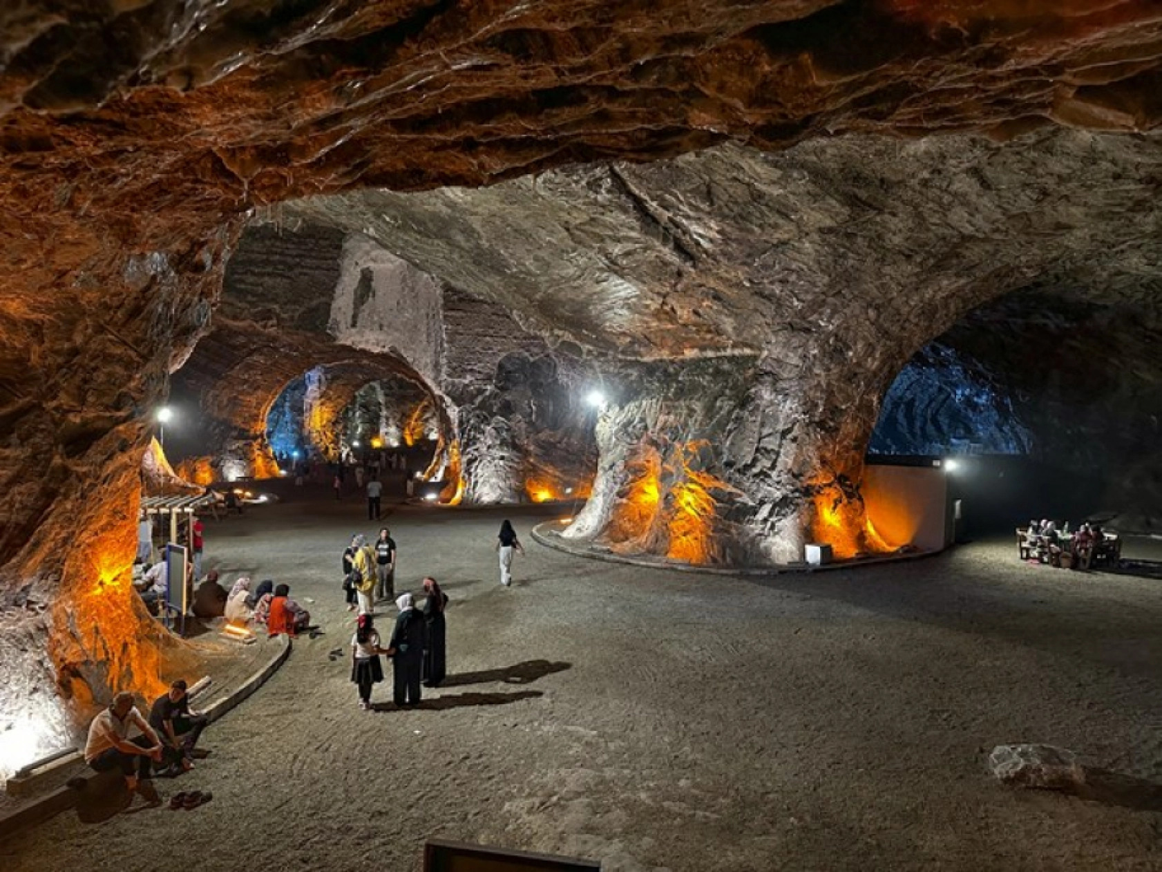 Tuz Mağaraları Sıcakta Serinlik Arayanların Uğrak Noktası Oldu